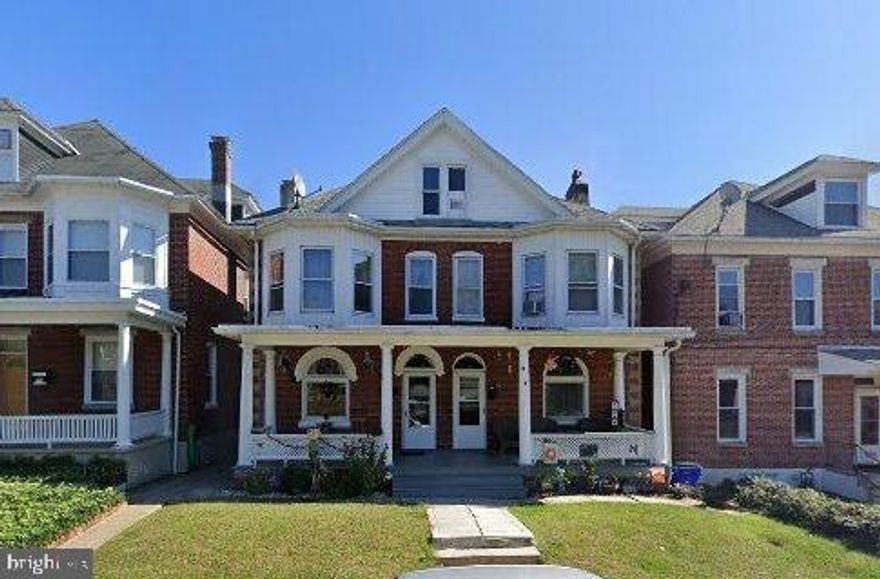 This duplex presents a fantastic opportunity for investors or owner-occupants alike. Each spacious unit (538 & 540) features 3 bedrooms and 1 full bathroom, offering strong rental income potential.
Enjoy the convenience of ample street parking, along with additional off-street parking available at the rear of the property. 
Property is being sold as-is.