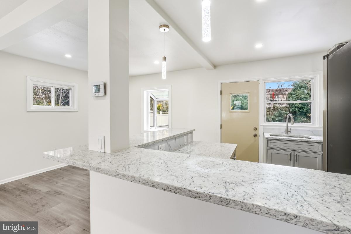 THORNEWOOD PARK - Residential