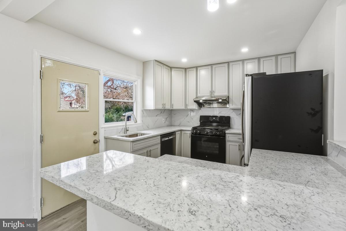 THORNEWOOD PARK - Residential