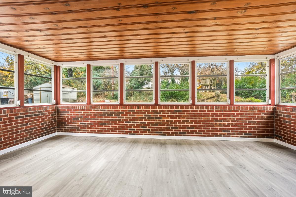 THORNEWOOD PARK - Residential