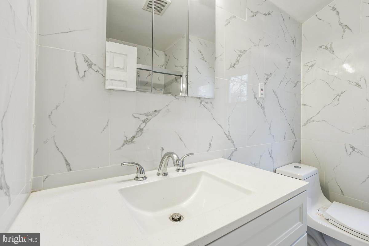 THORNEWOOD PARK - Residential