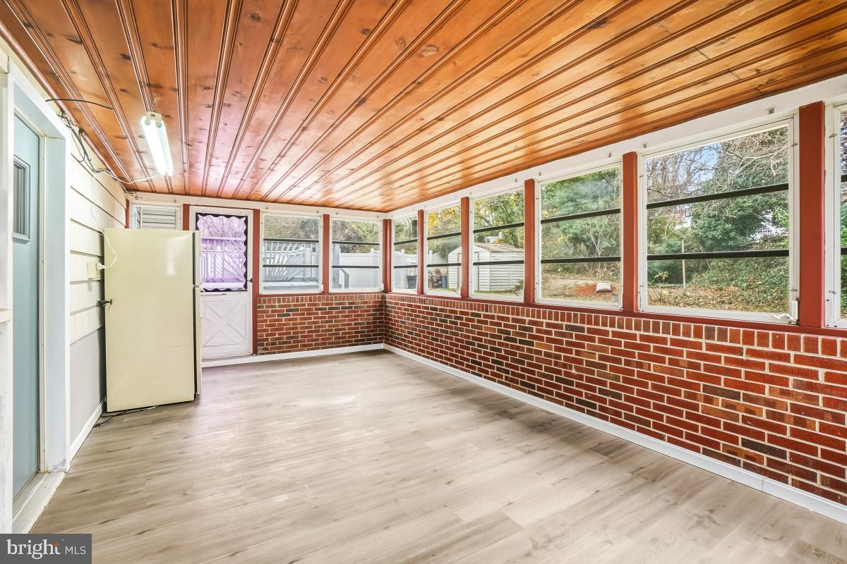 THORNEWOOD PARK - Residential