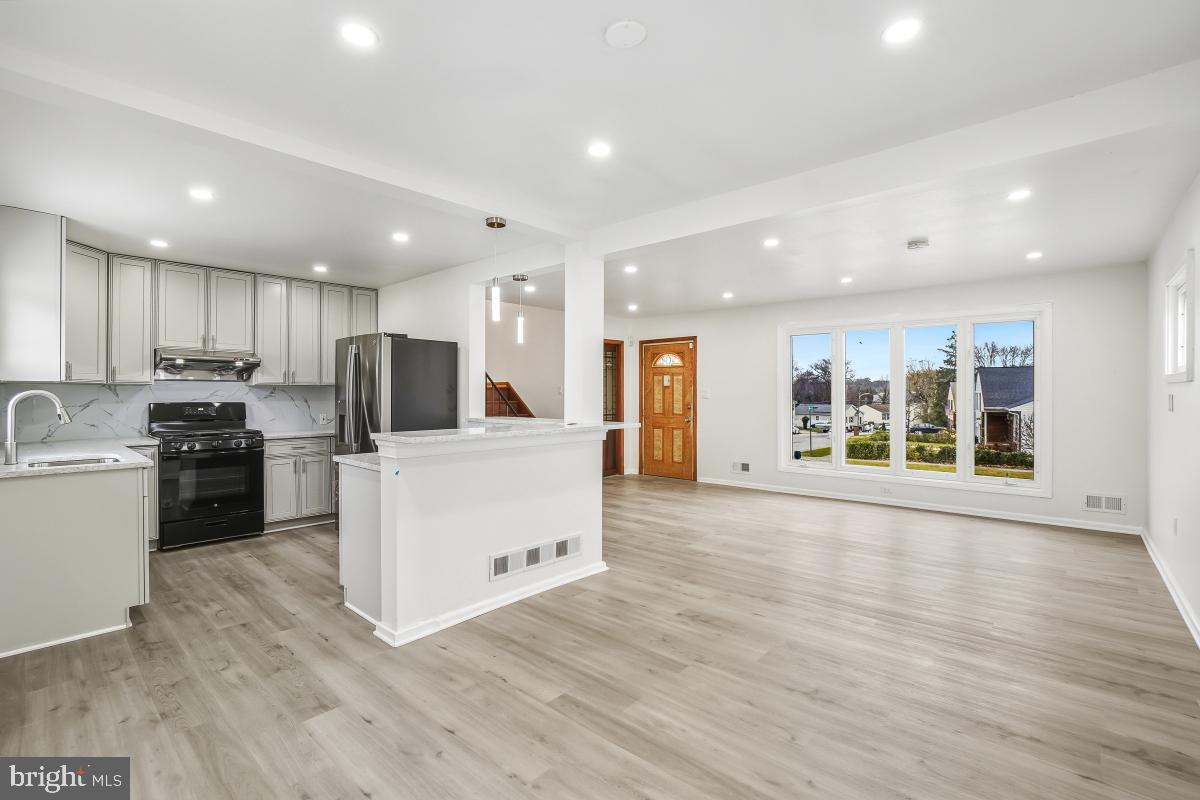 THORNEWOOD PARK - Residential