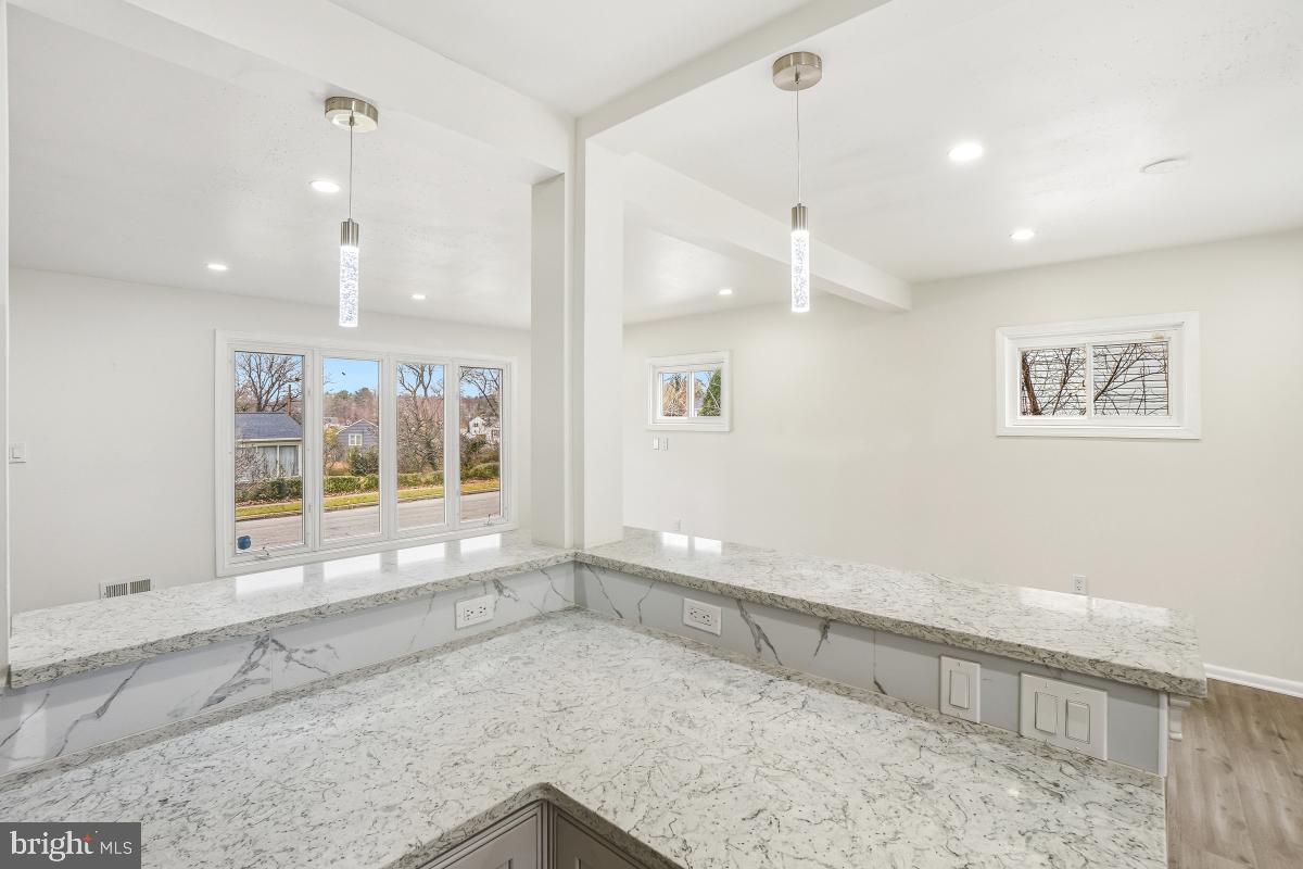 THORNEWOOD PARK - Residential