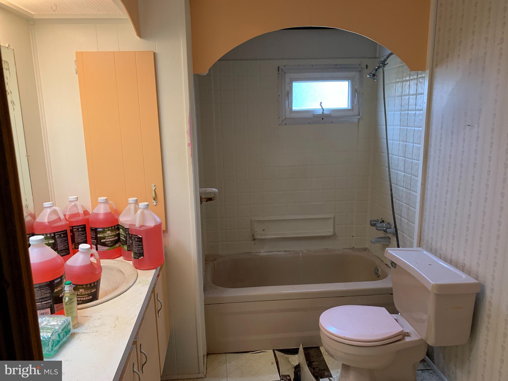 VILLAGE GREEN - Residential