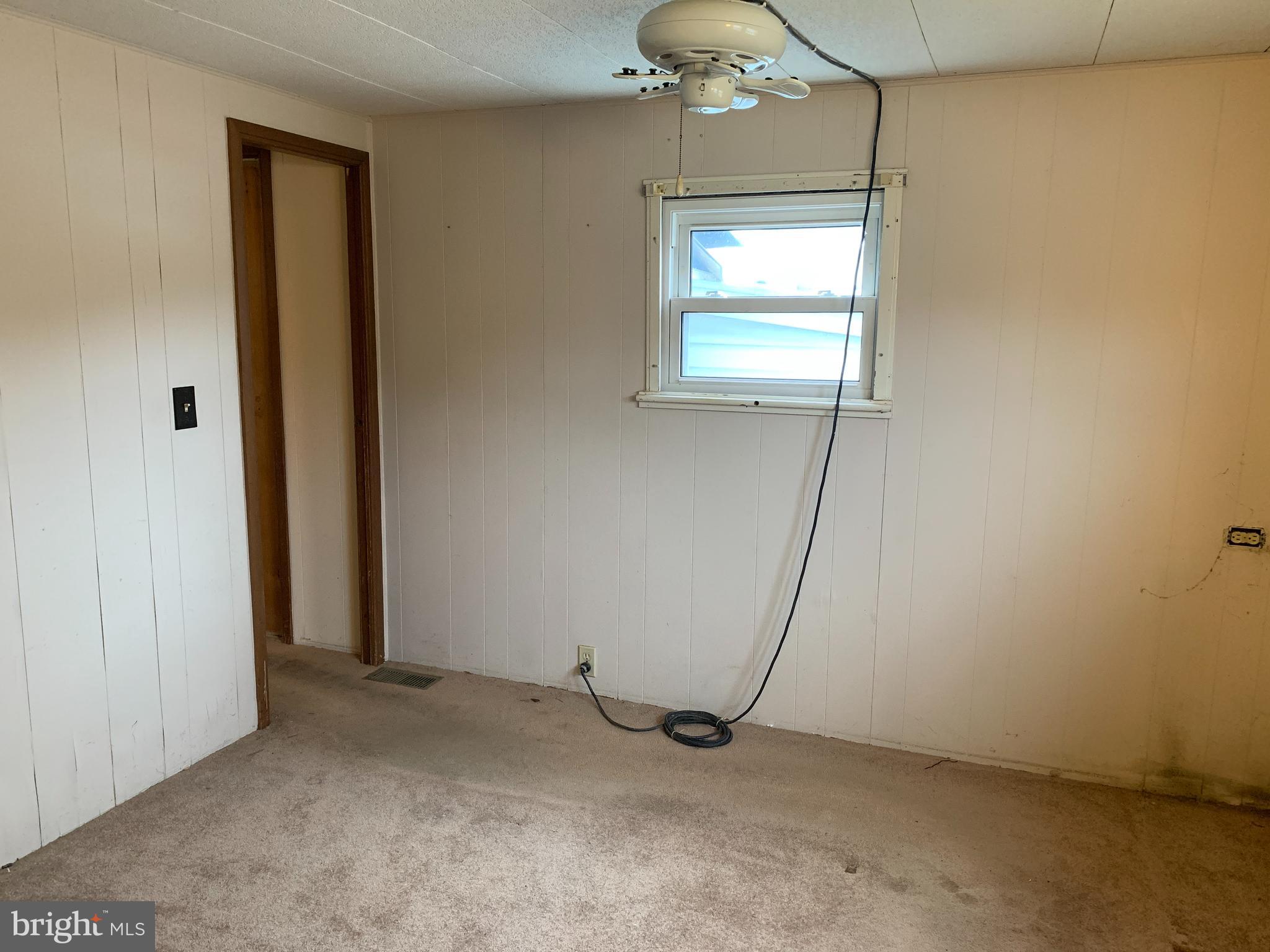 VILLAGE GREEN - Residential