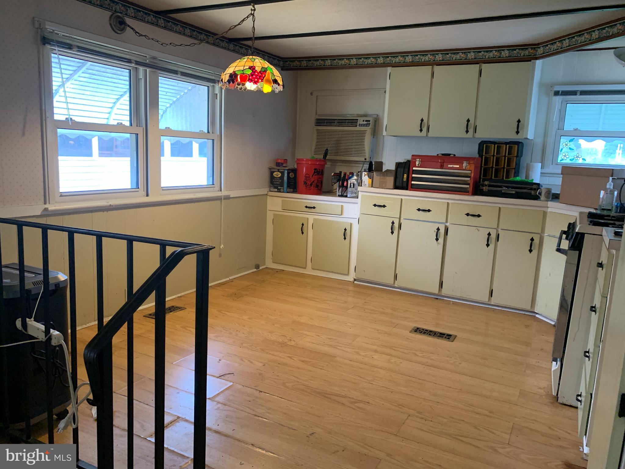 VILLAGE GREEN - Residential