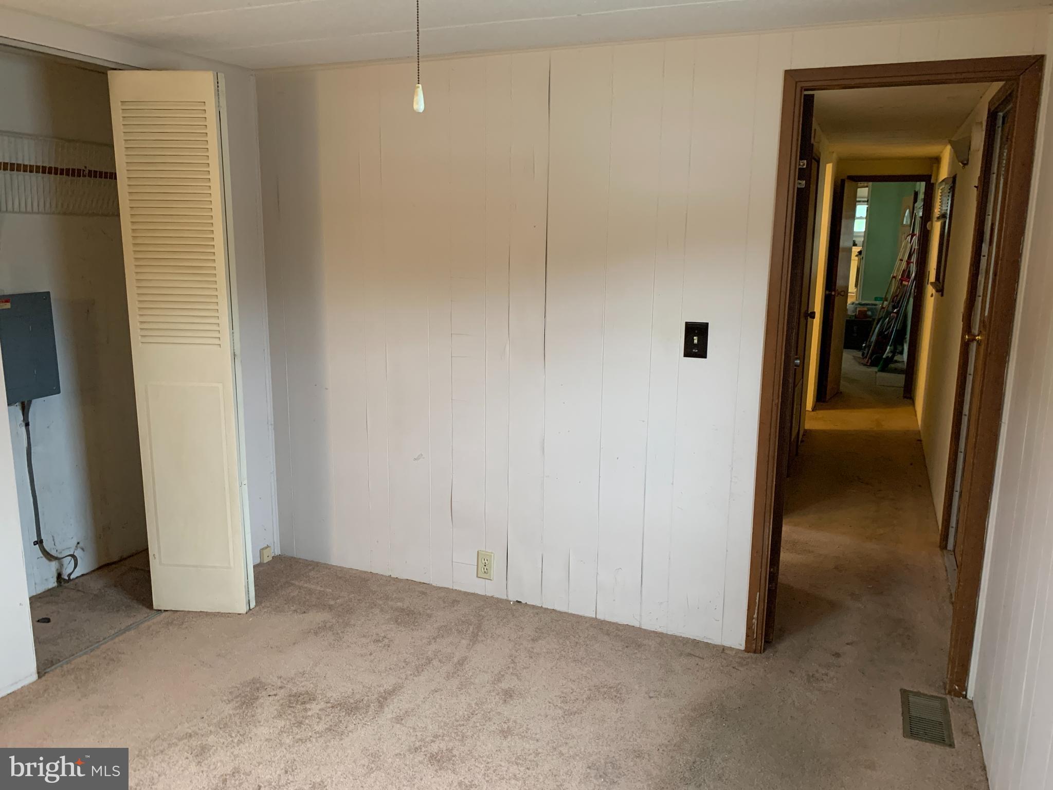 VILLAGE GREEN - Residential