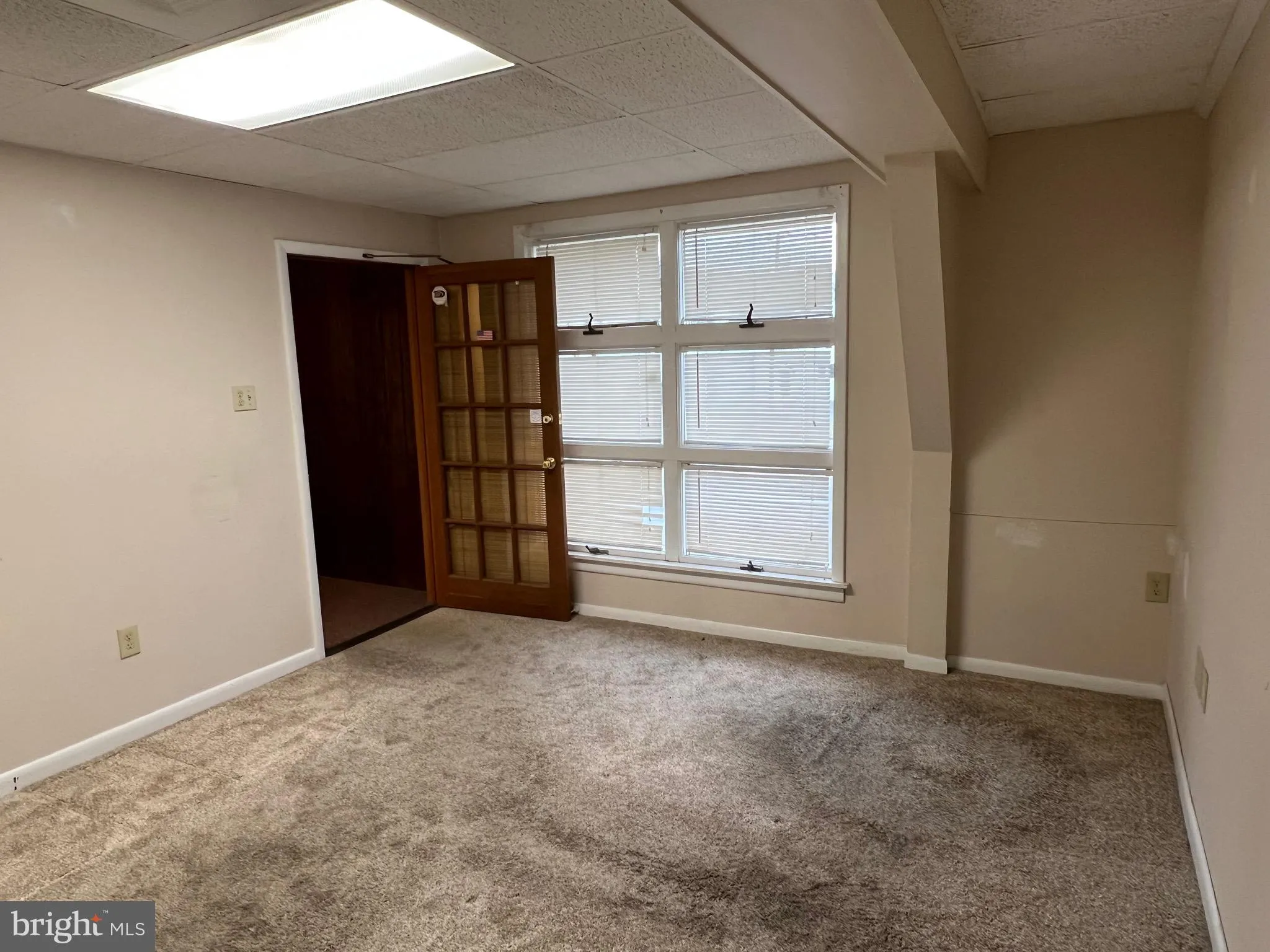 Ewing, New Jersey 08638, United States, ,Commercial,Active,42384