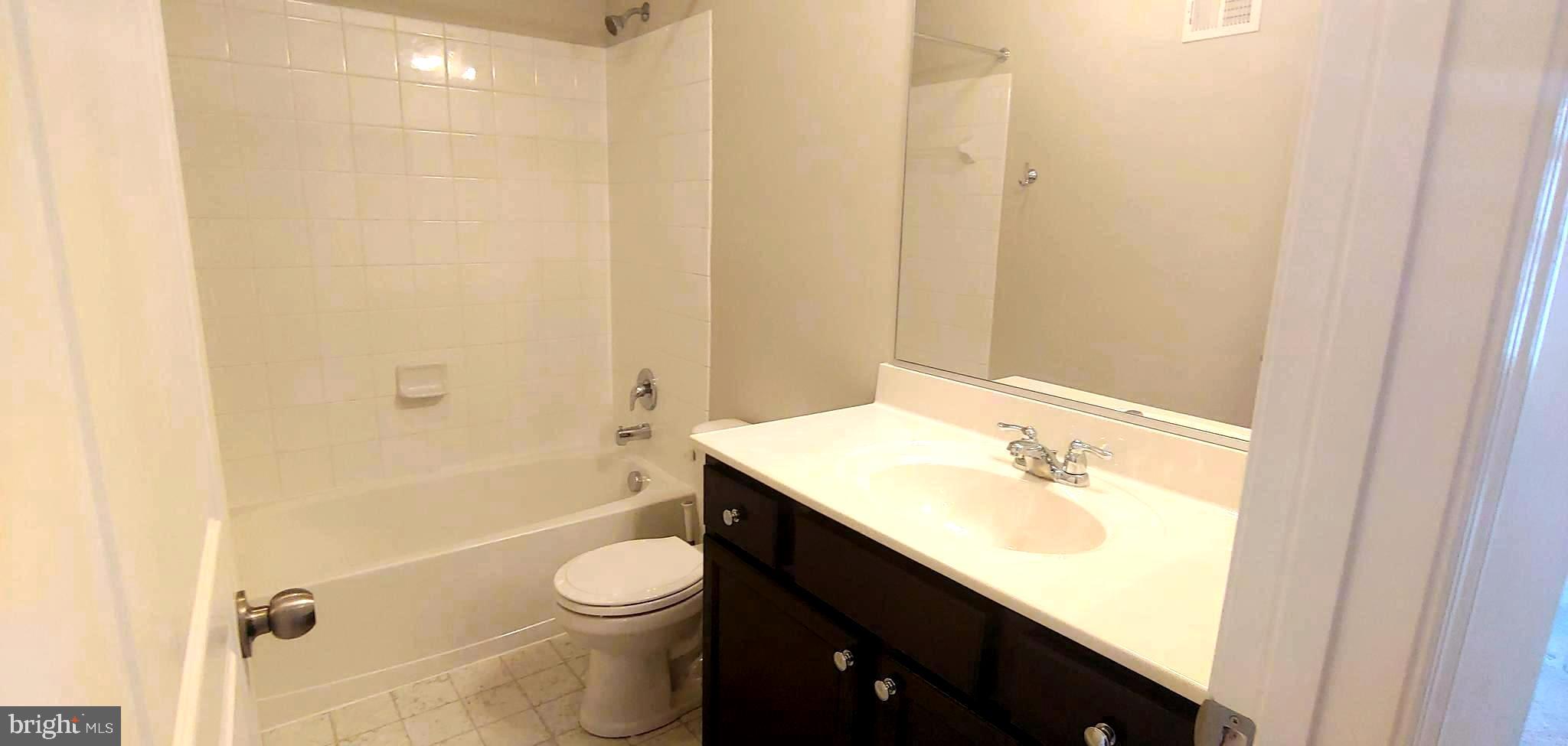 RED OAK CROSSING - Residential Lease