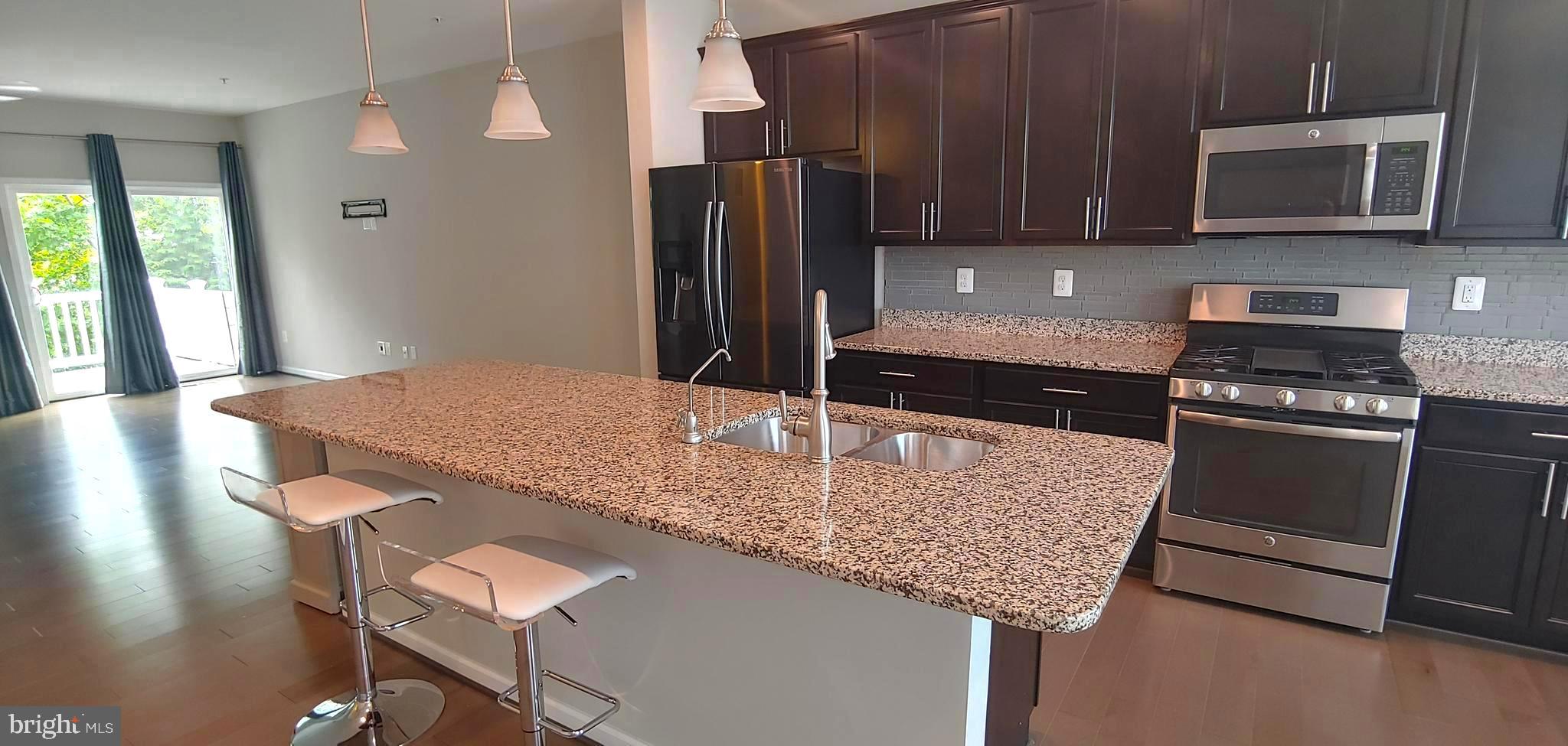 RED OAK CROSSING - Residential Lease