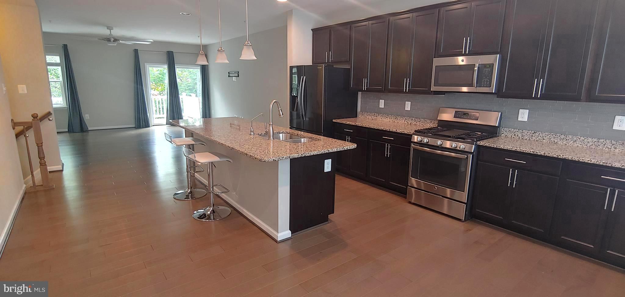 RED OAK CROSSING - Residential Lease