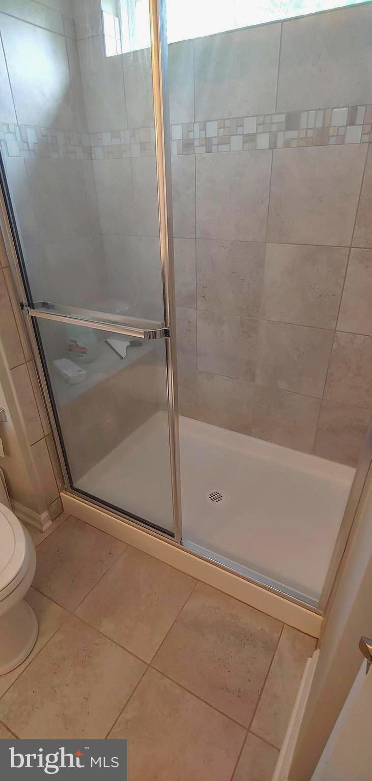 RED OAK CROSSING - Residential Lease