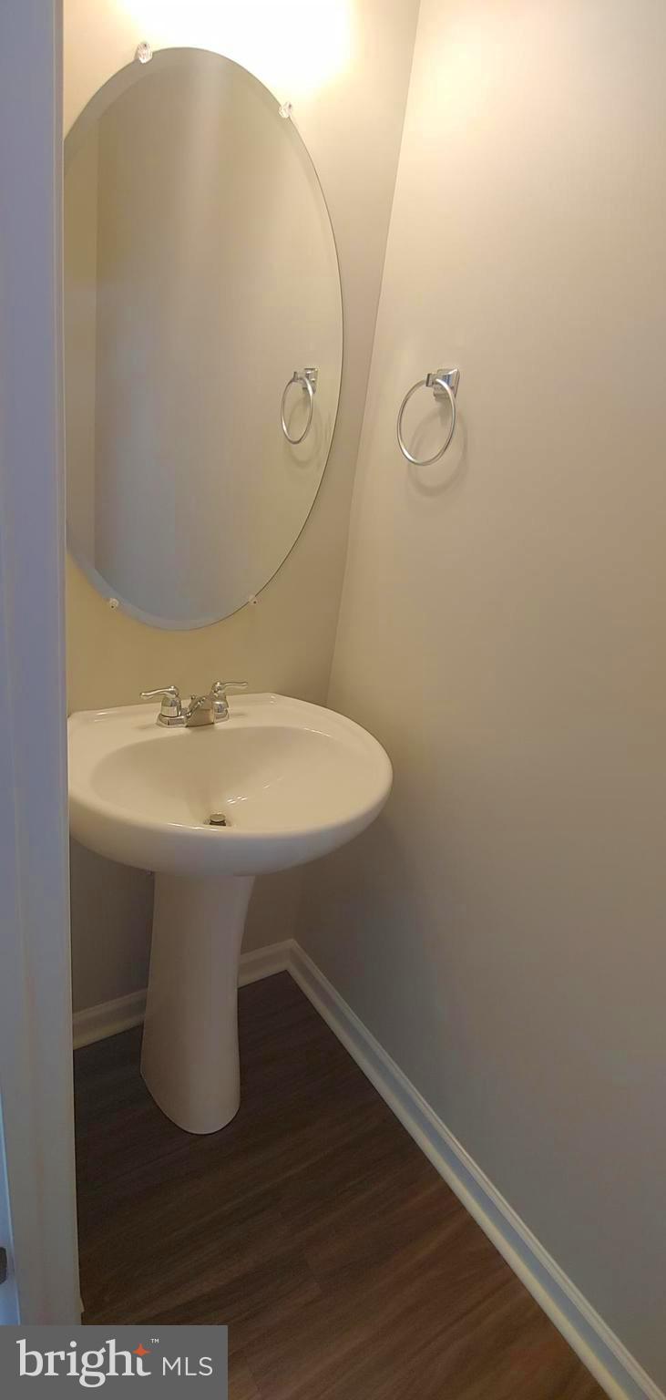 RED OAK CROSSING - Residential Lease