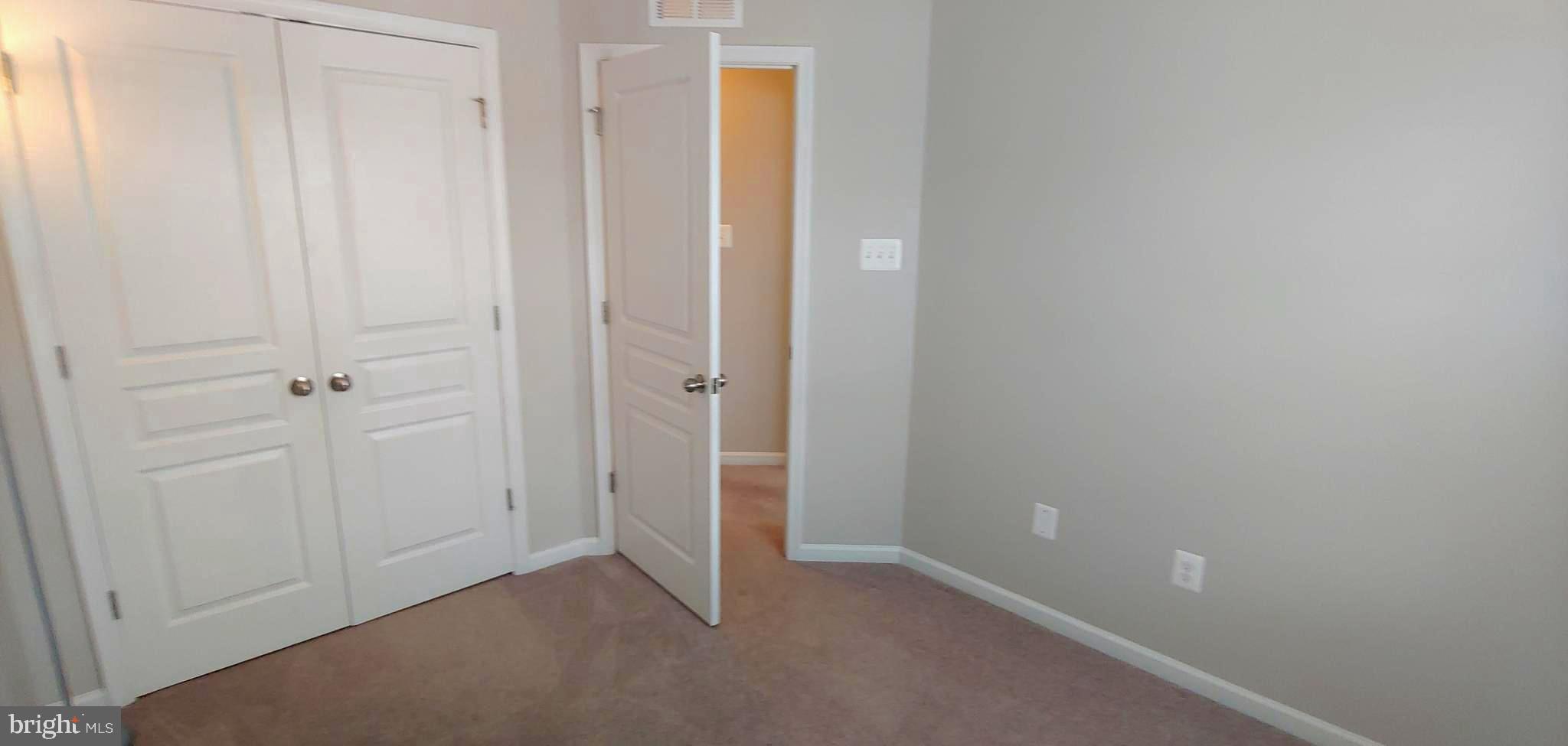 RED OAK CROSSING - Residential Lease