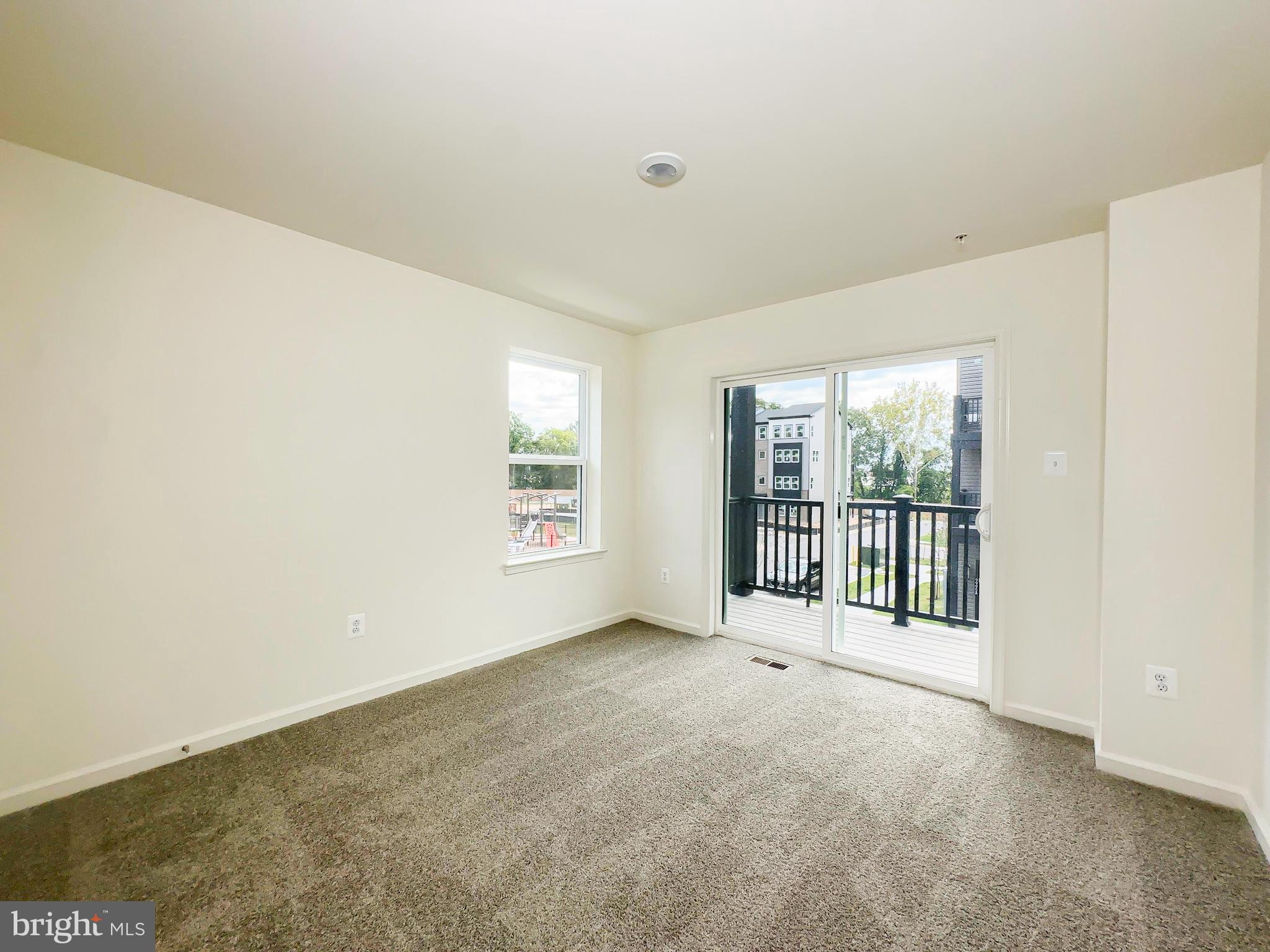 PADDOCK POINTE - Residential Lease