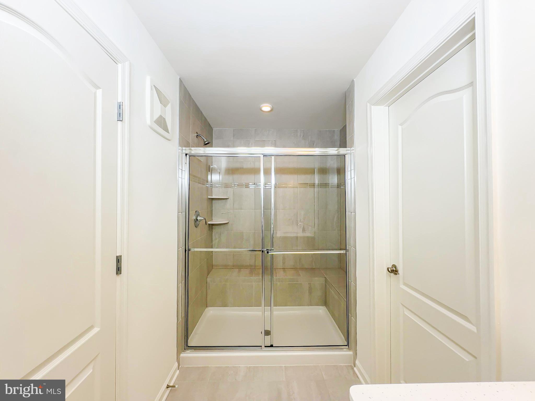 PADDOCK POINTE - Residential Lease