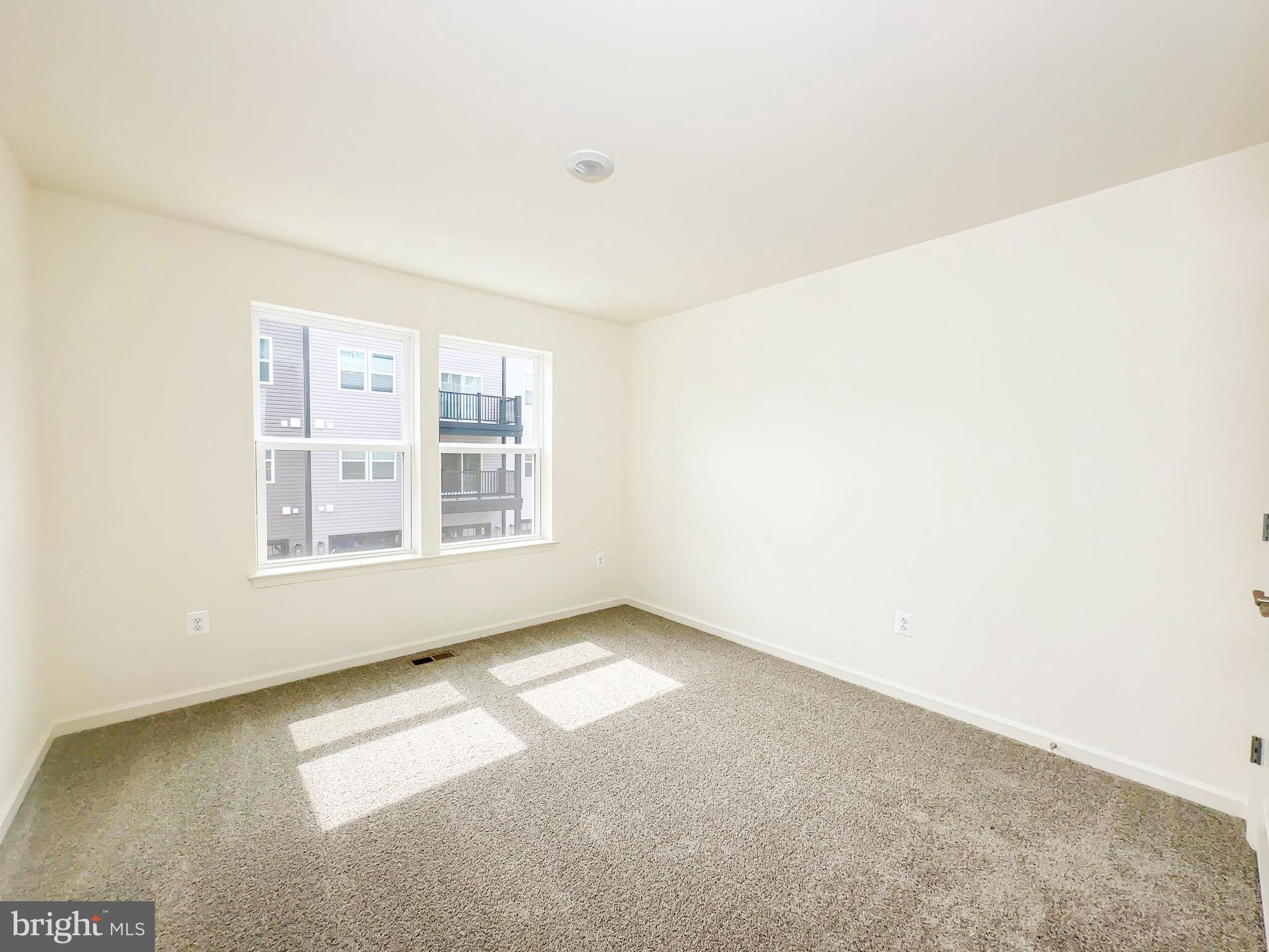 PADDOCK POINTE - Residential Lease