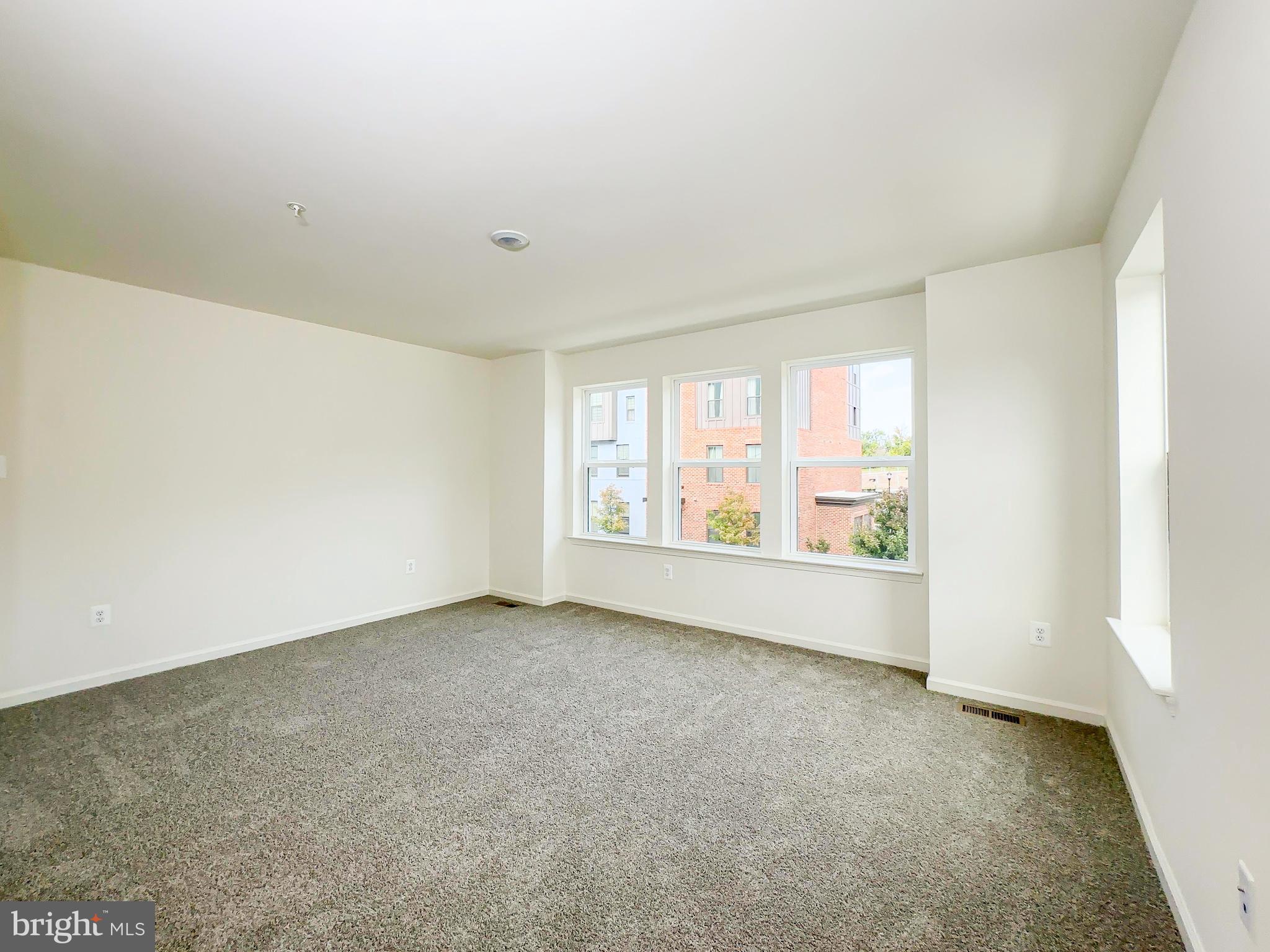 PADDOCK POINTE - Residential Lease