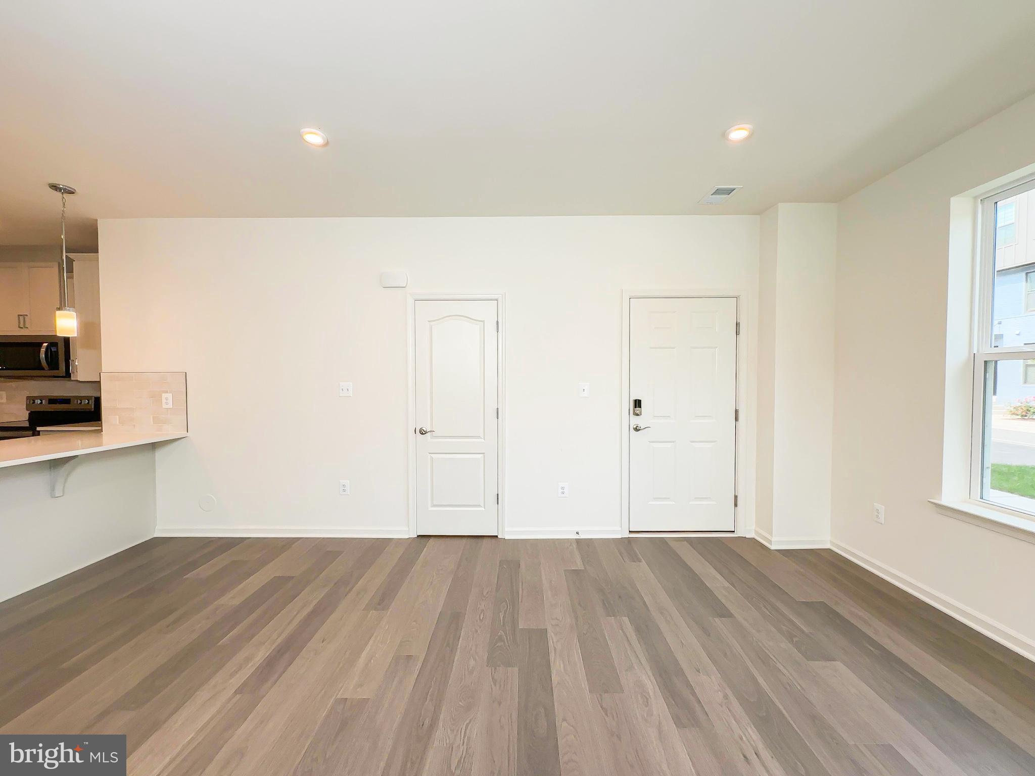 PADDOCK POINTE - Residential Lease