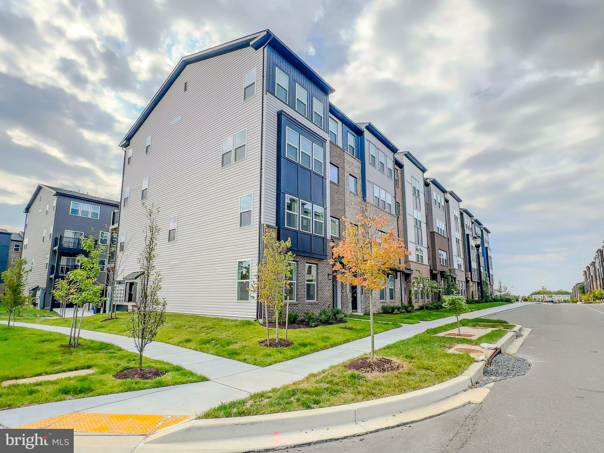 PADDOCK POINTE - Residential Lease