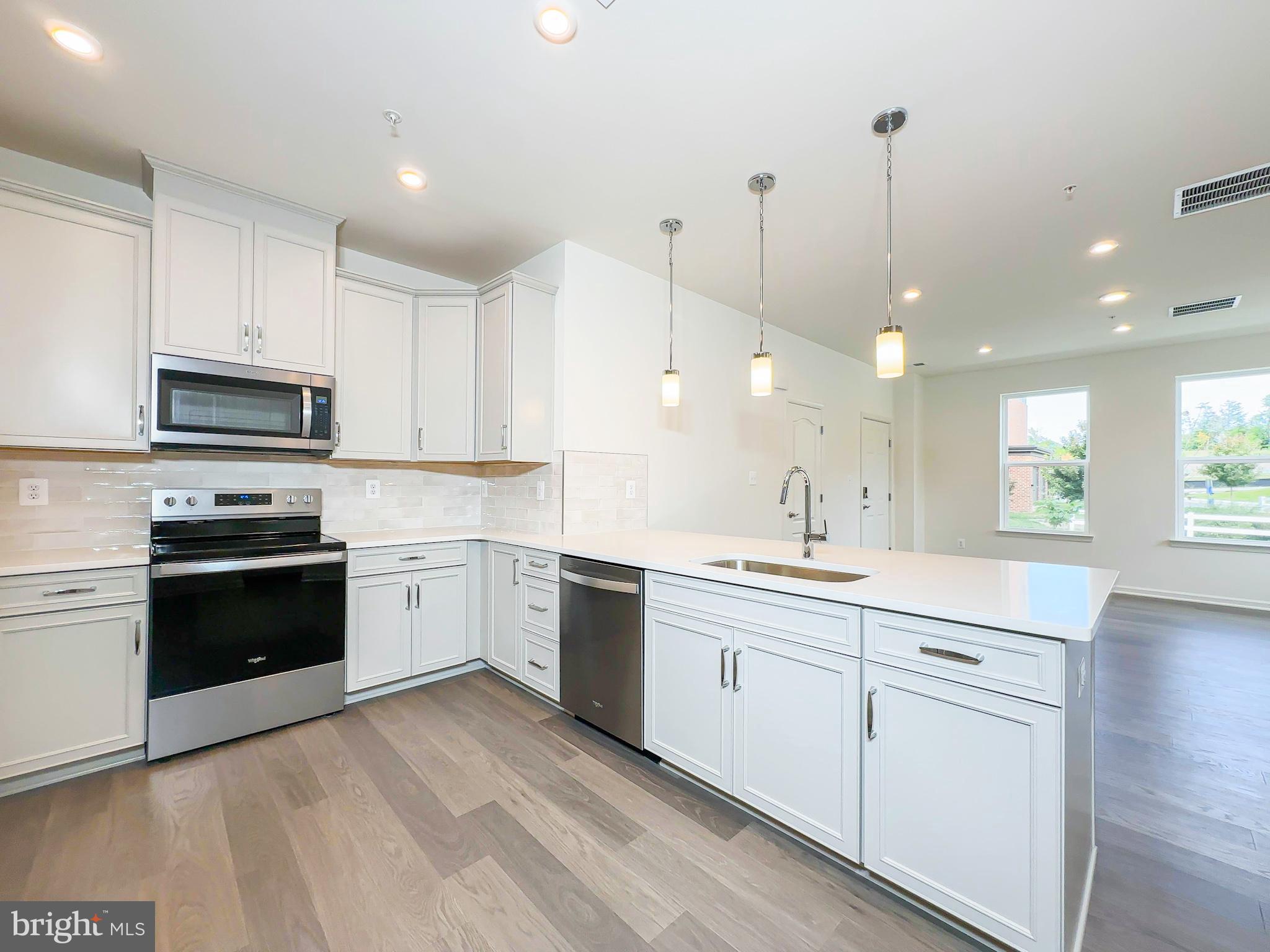 PADDOCK POINTE - Residential Lease