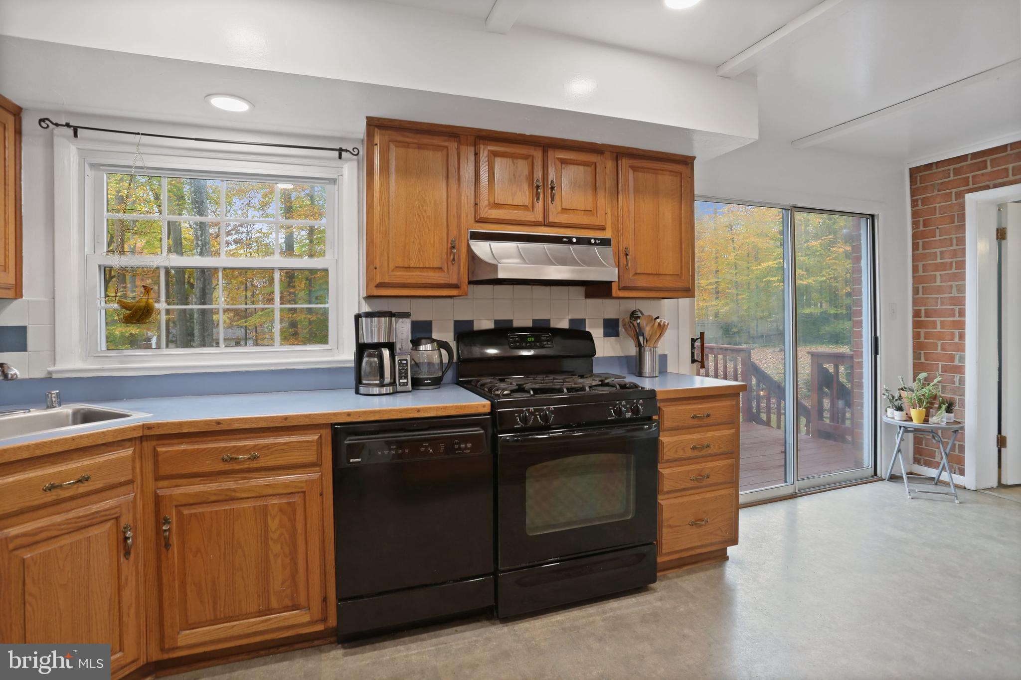 RED FOX FOREST - Residential Lease