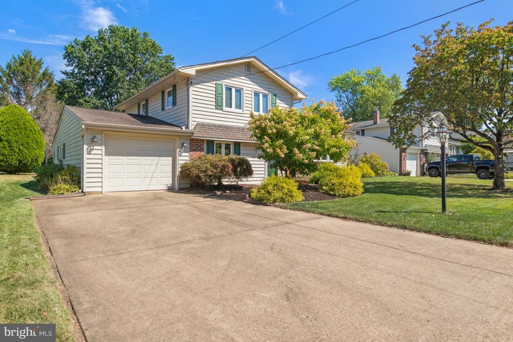 Photo of 675 Cheryl Drive, WARMINSTER, PA 18974 (MLS # PABU2105472)