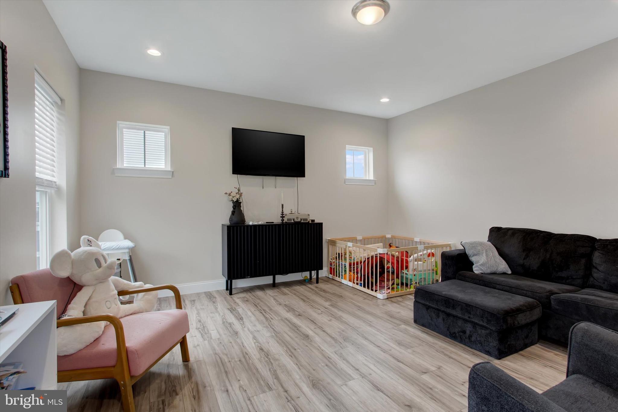 HAMPTON HEIGHTS - Residential