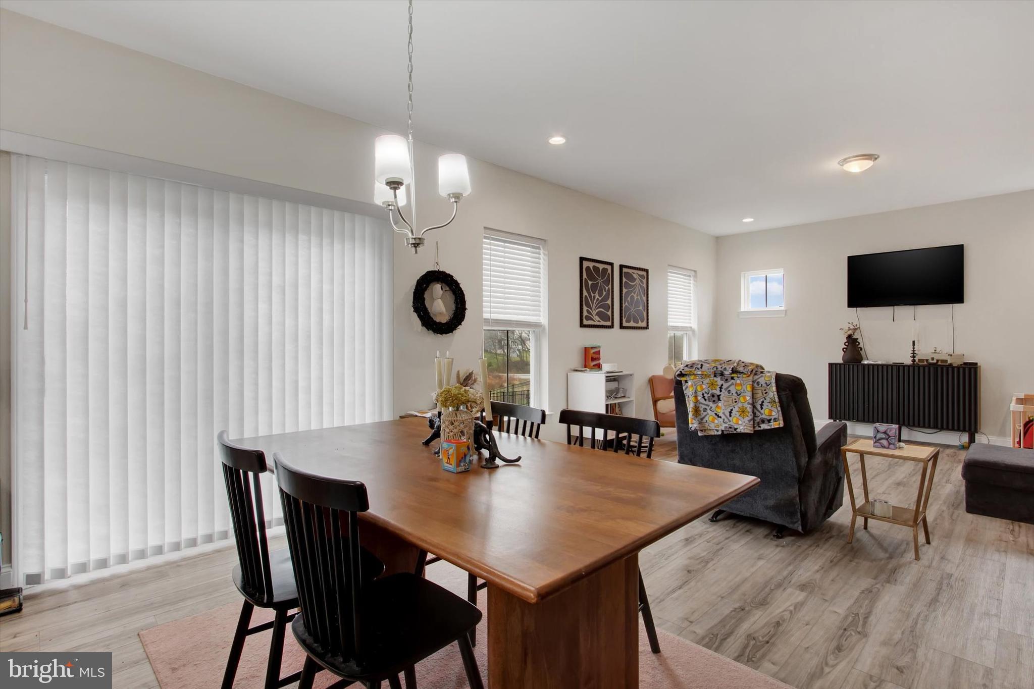 HAMPTON HEIGHTS - Residential