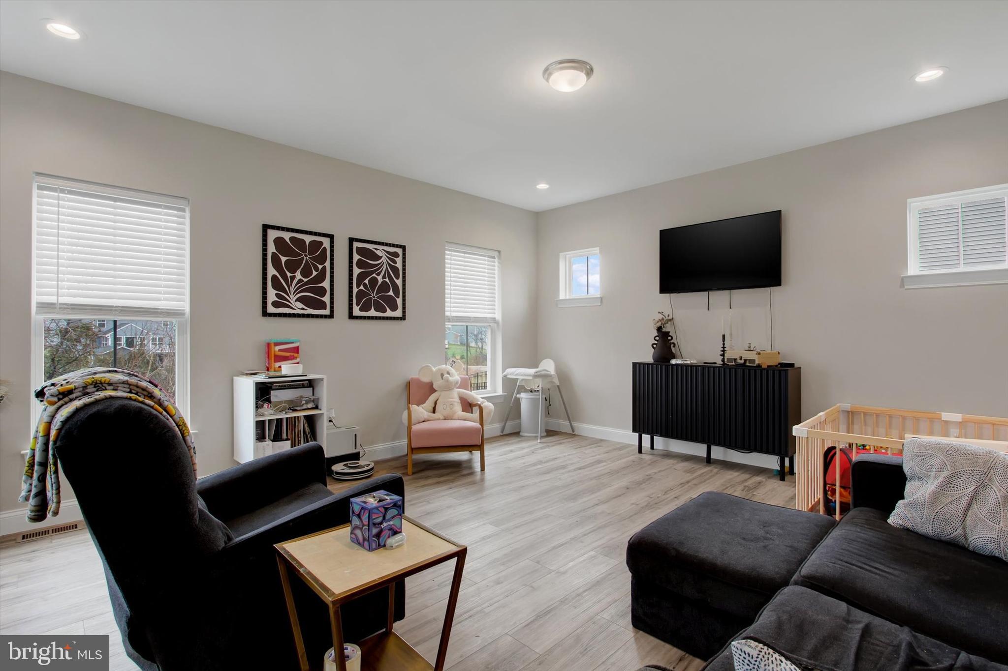 HAMPTON HEIGHTS - Residential