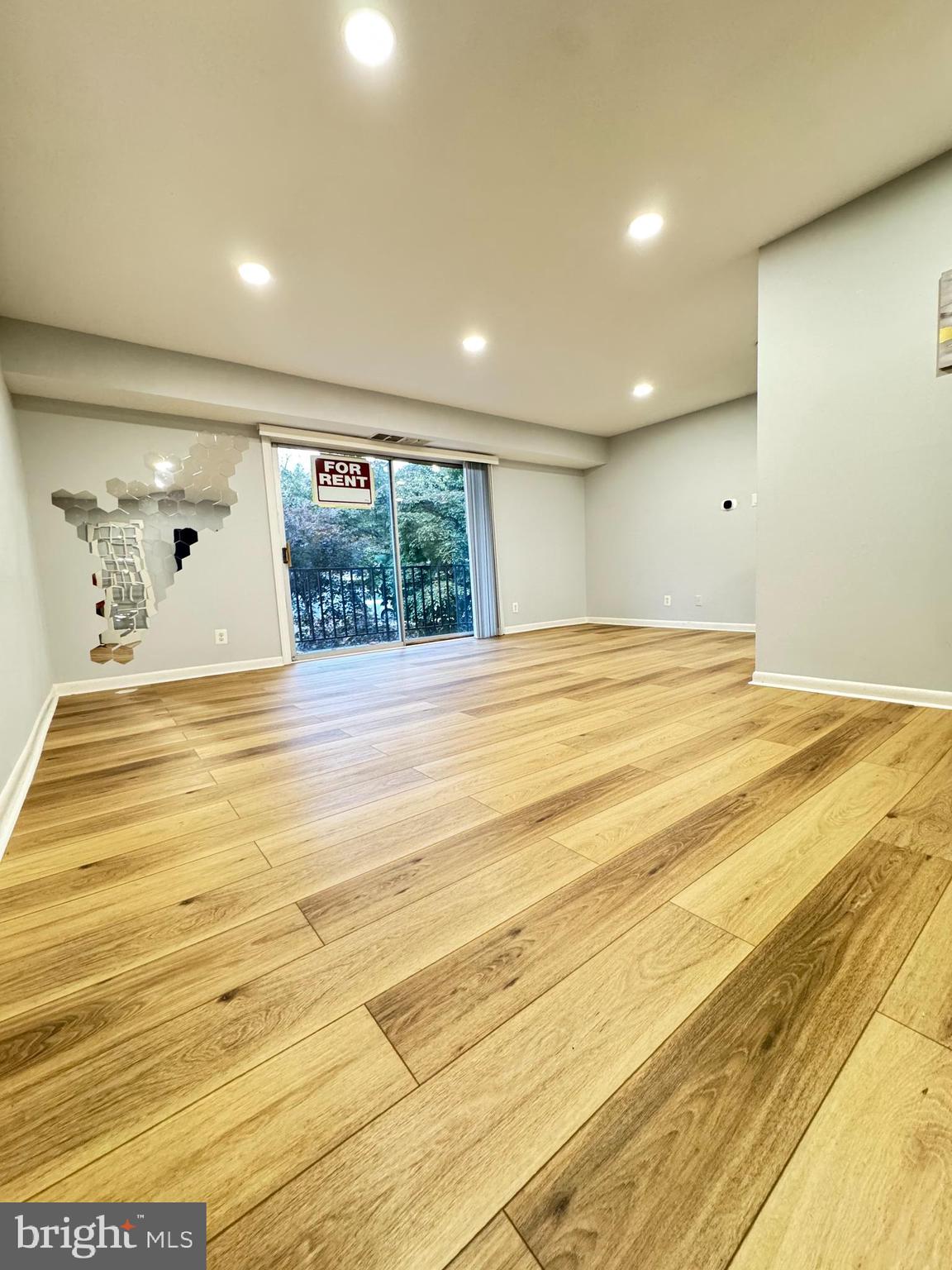 OCCOQUAN RIDGE CONDO - Residential Lease