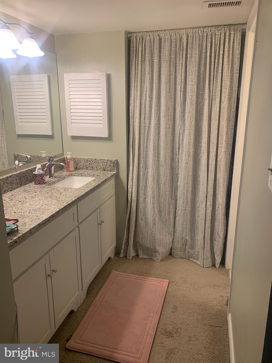 BURKE CENTRE STATION COMMONS - Residential