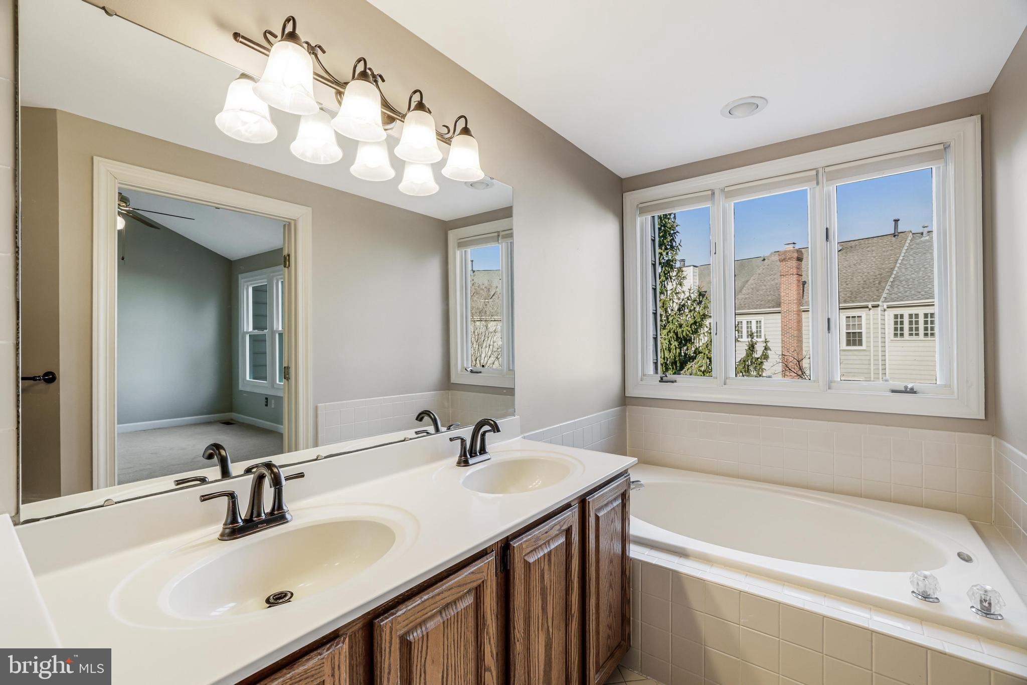 POTOMAC LAKES - Residential Lease