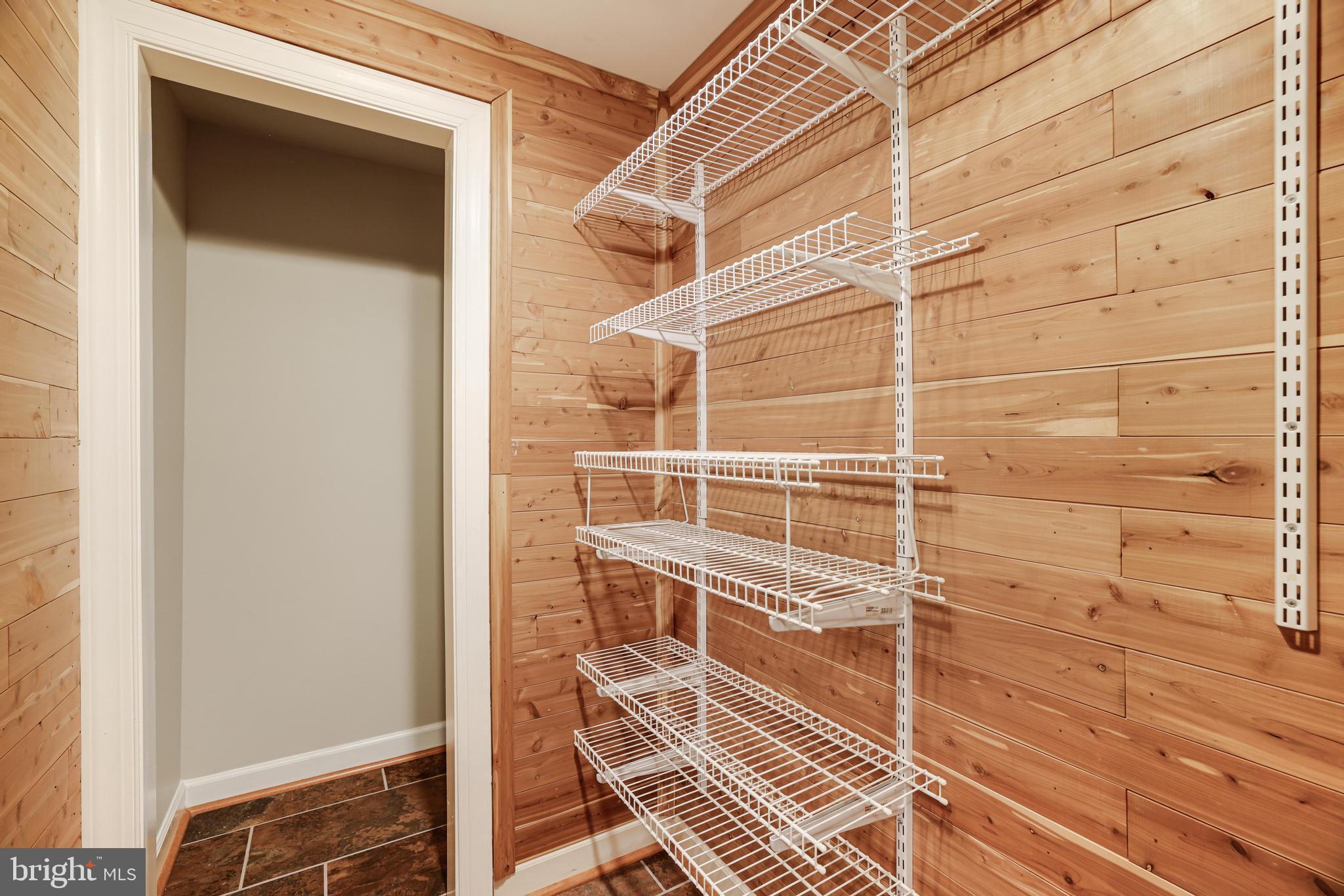 POTOMAC LAKES - Residential Lease