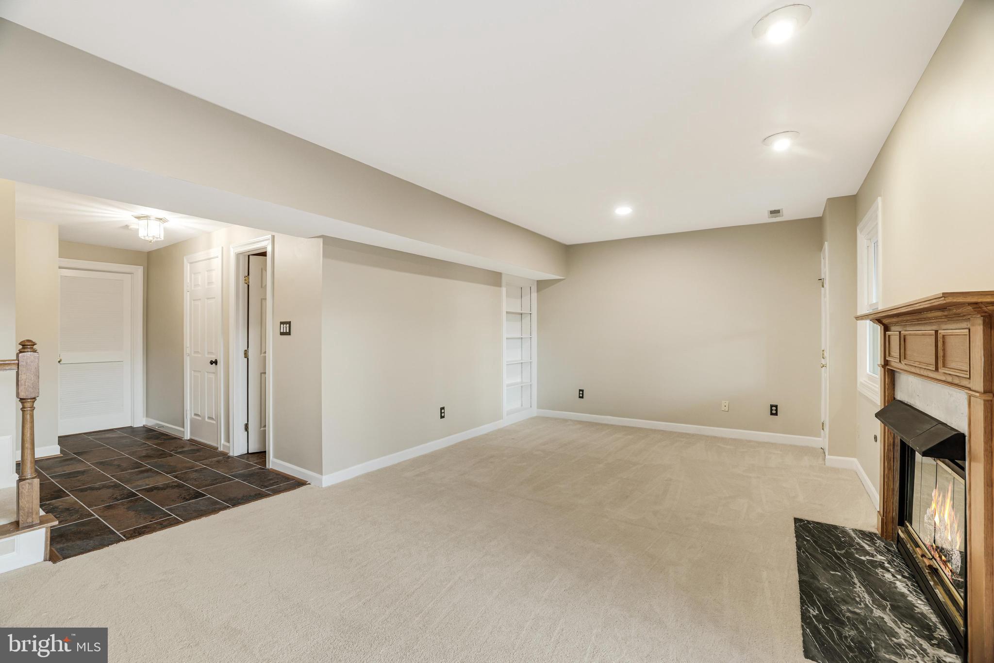 POTOMAC LAKES - Residential Lease