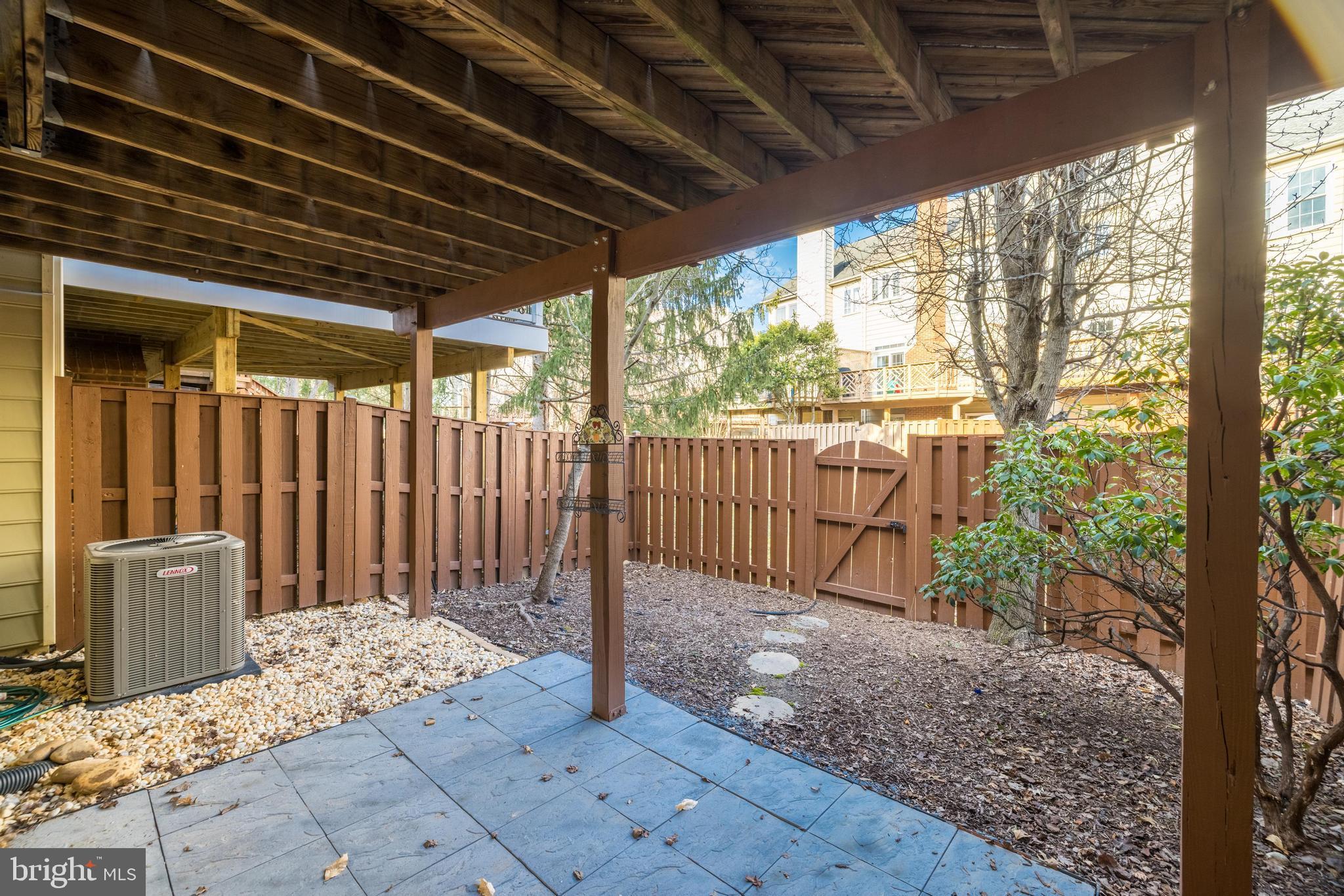 POTOMAC LAKES - Residential Lease