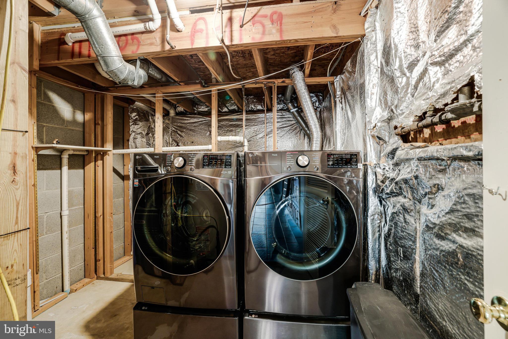 POTOMAC LAKES - Residential Lease