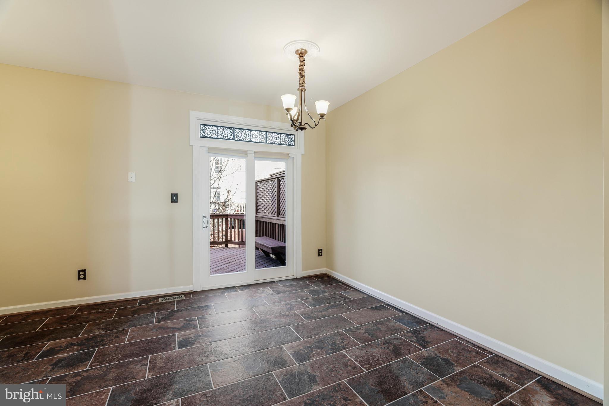 POTOMAC LAKES - Residential Lease