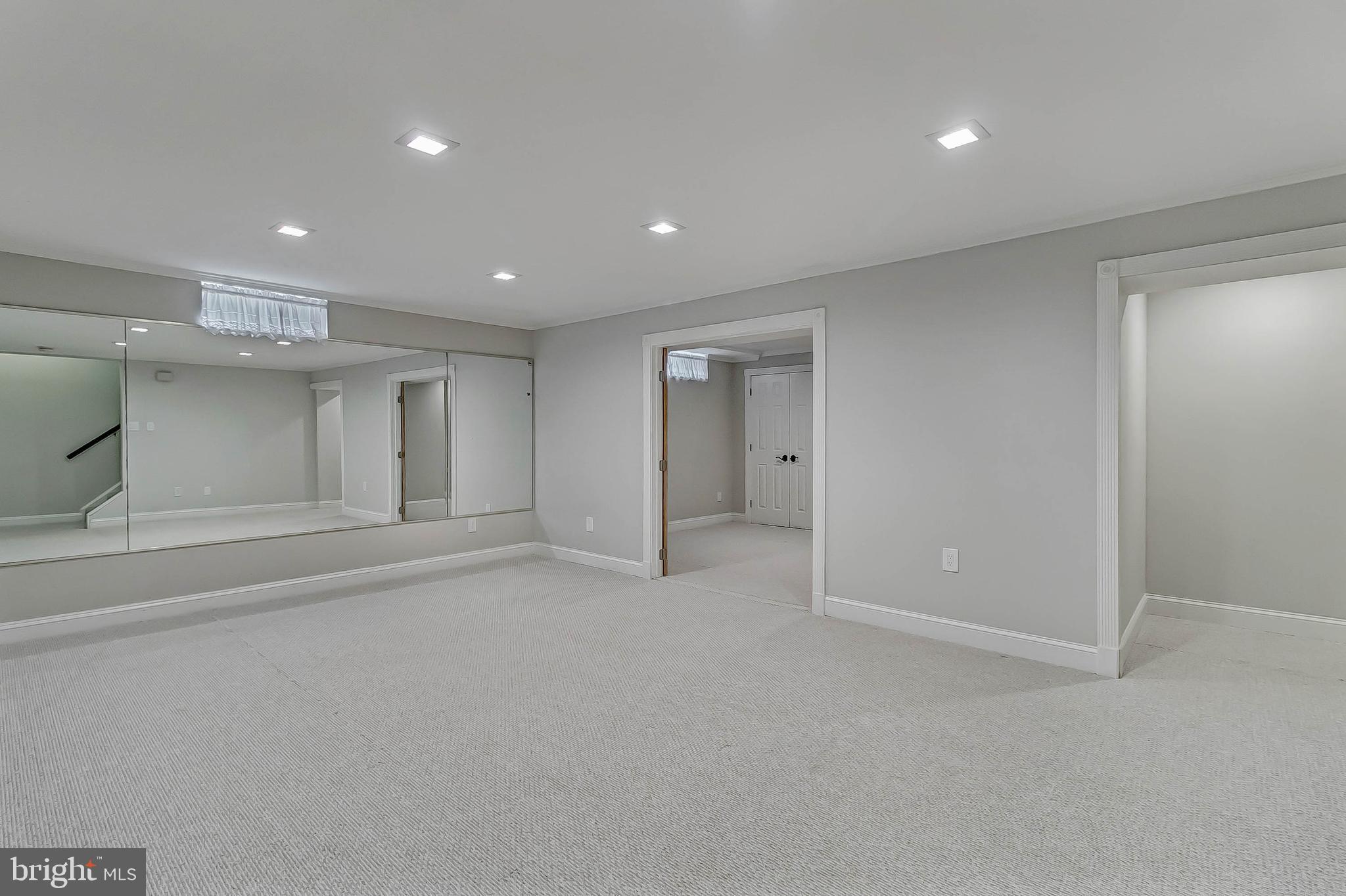 HAMPTON FOREST - Residential