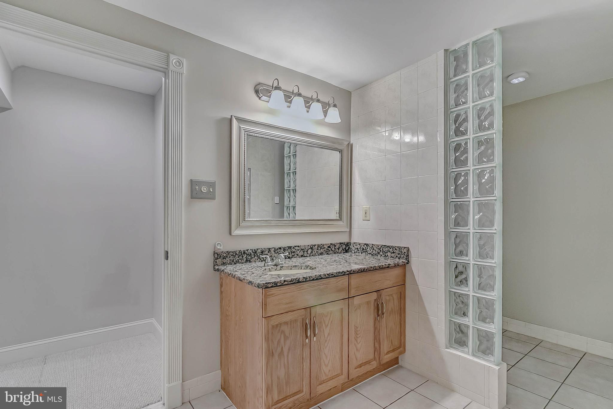 HAMPTON FOREST - Residential