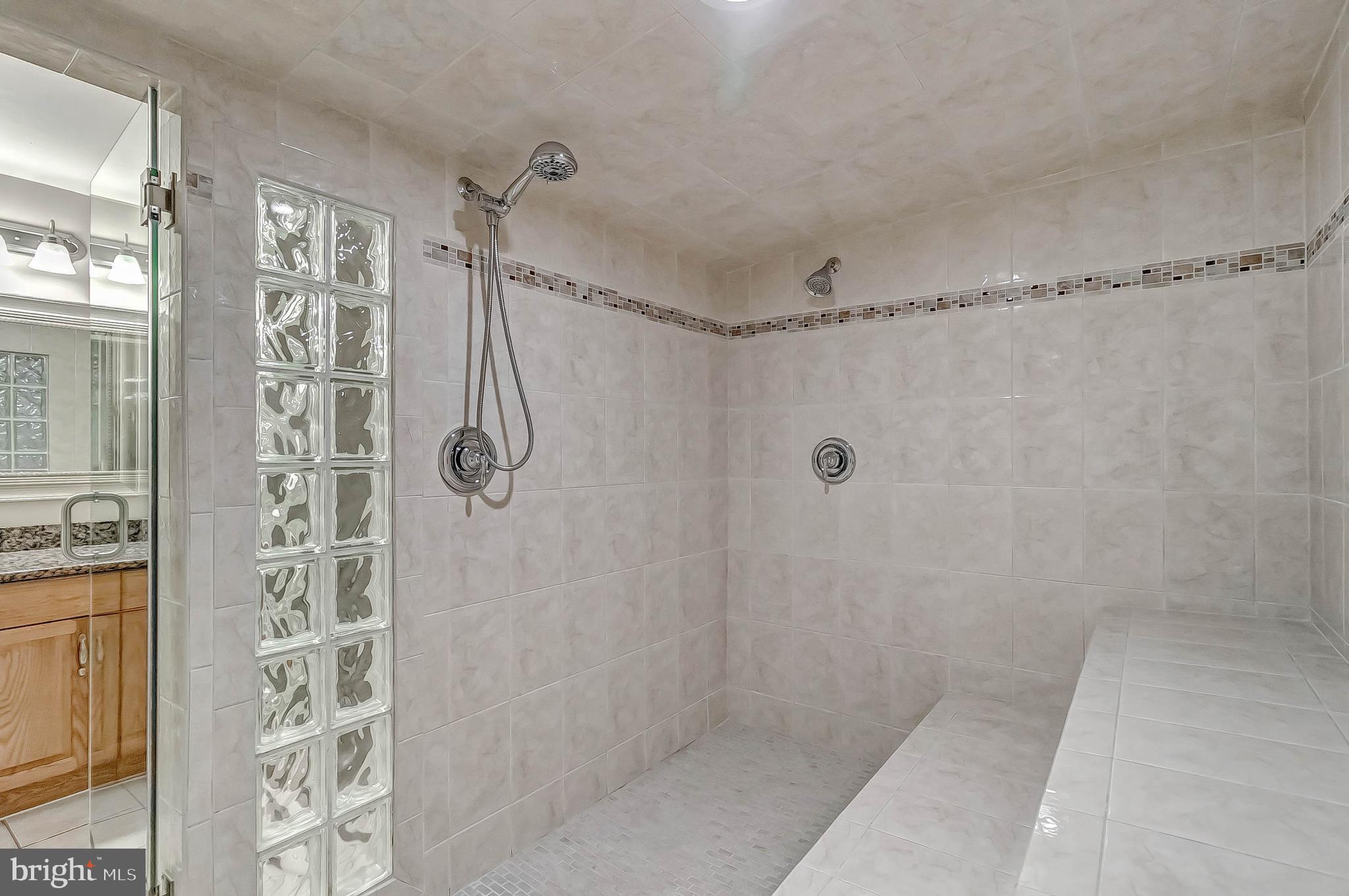 HAMPTON FOREST - Residential