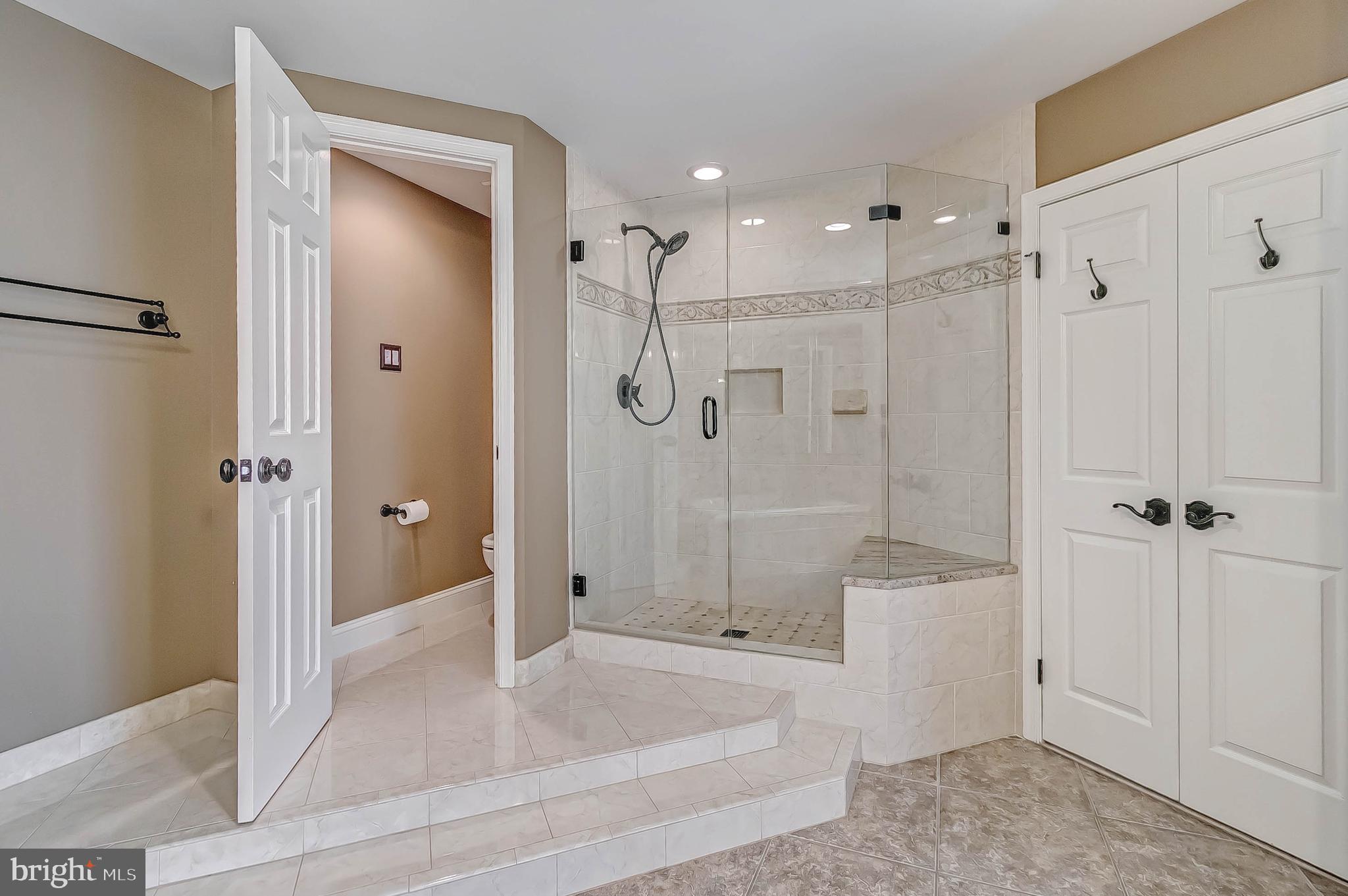 HAMPTON FOREST - Residential