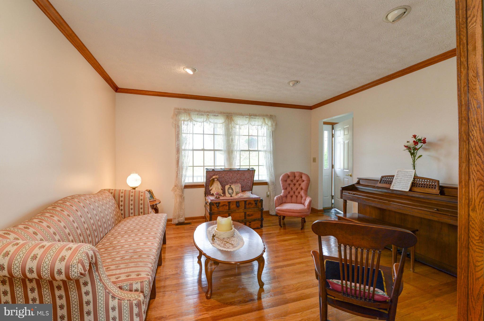 CHADS WAY - Residential