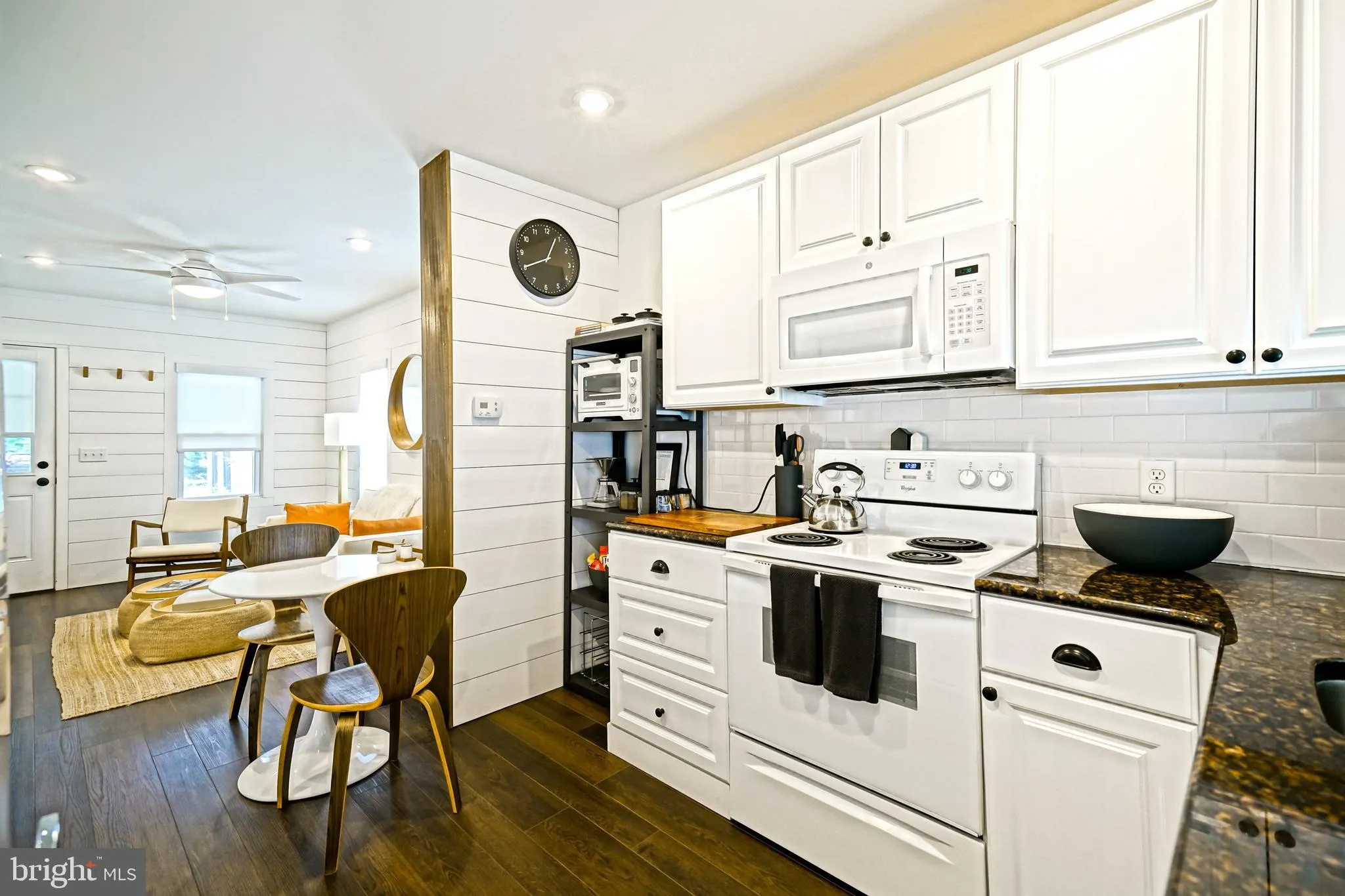 Rehoboth Beach, Delaware 19971, United States, 2 Bedrooms Bedrooms, ,1 BathroomBathrooms,Residential,Active,160375