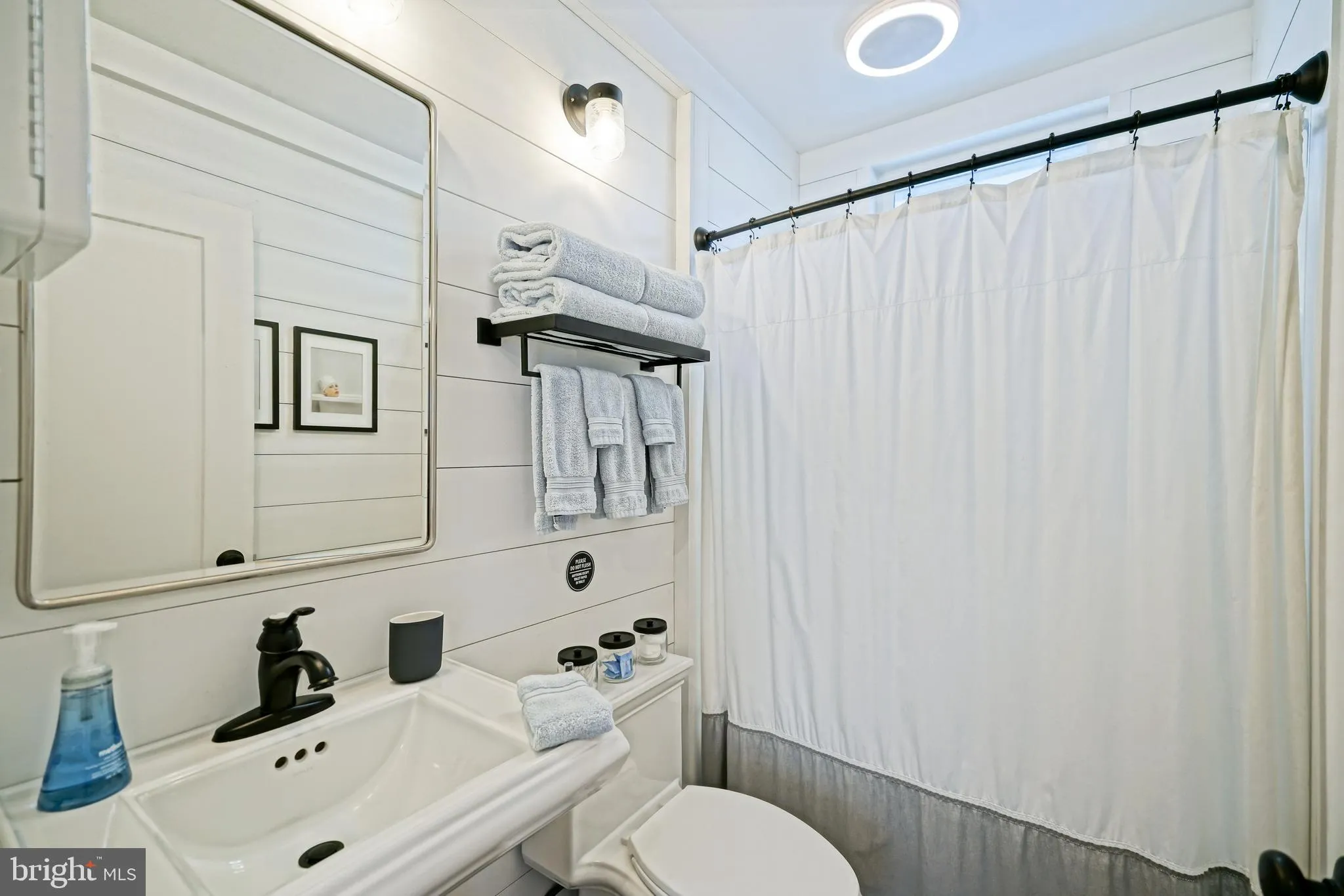 Rehoboth Beach, Delaware 19971, United States, 2 Bedrooms Bedrooms, ,1 BathroomBathrooms,Residential,Active,160375