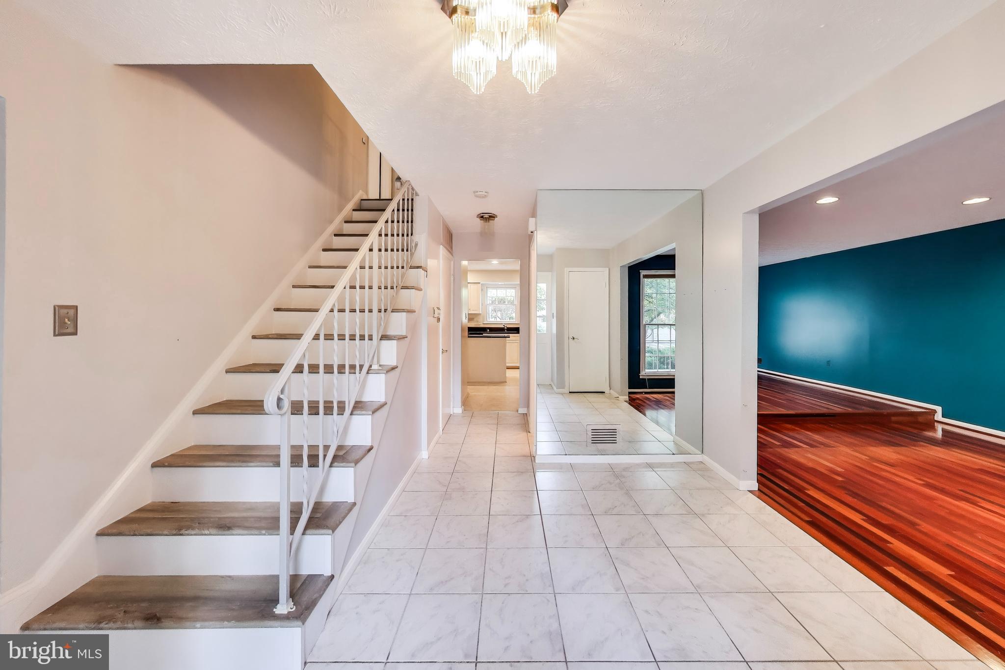 1718 CRESTVIEW DRIVE