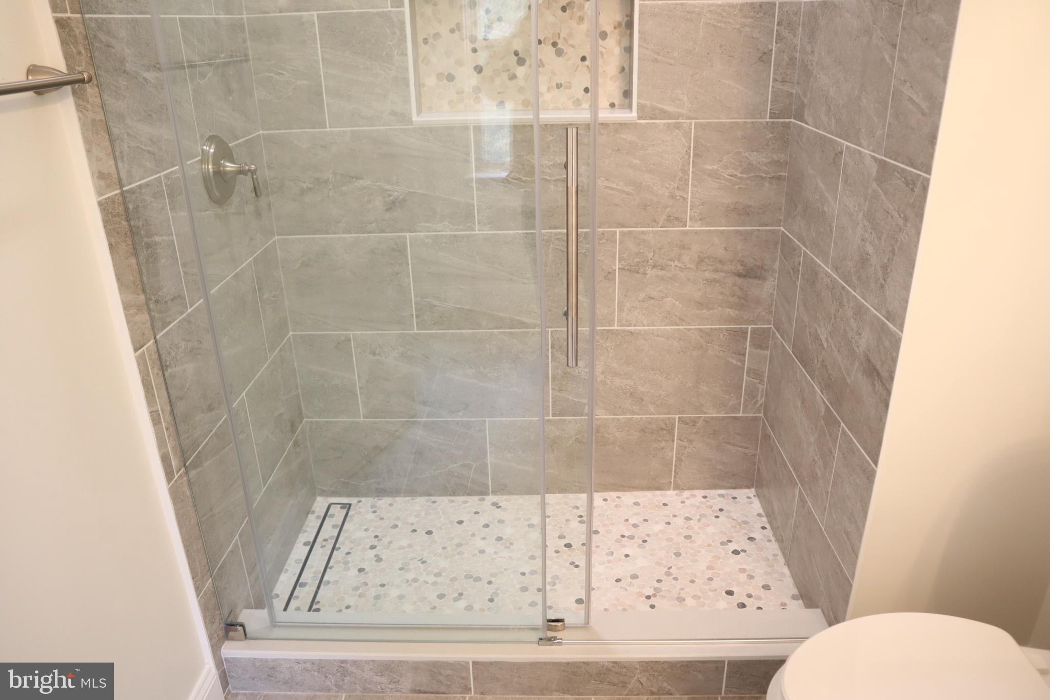 GERMANTOWN ESTATES - Residential Lease