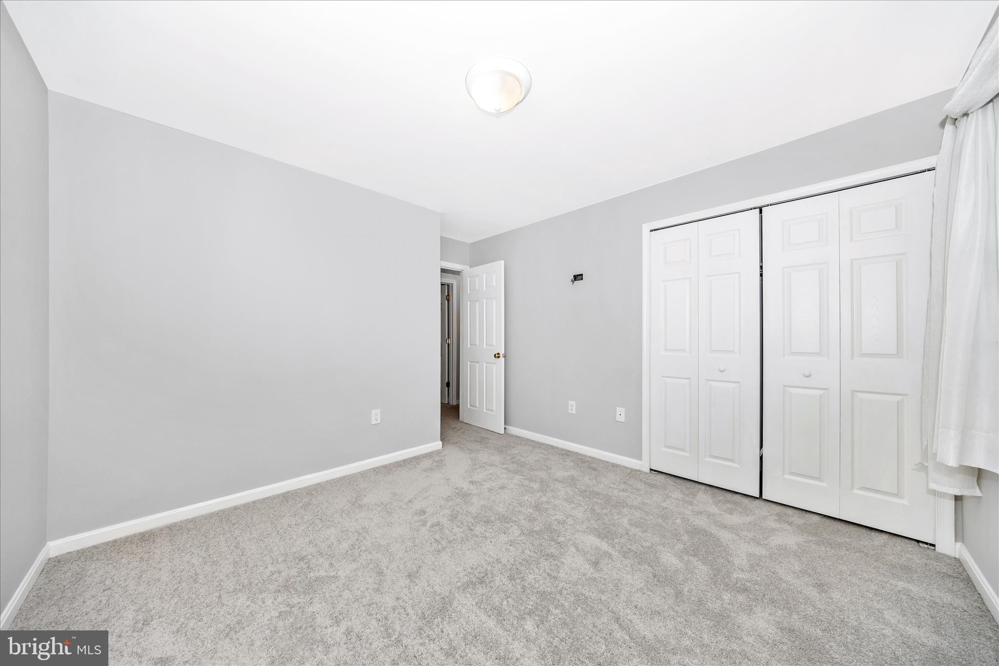 COLONIAL PARK EAST - Residential