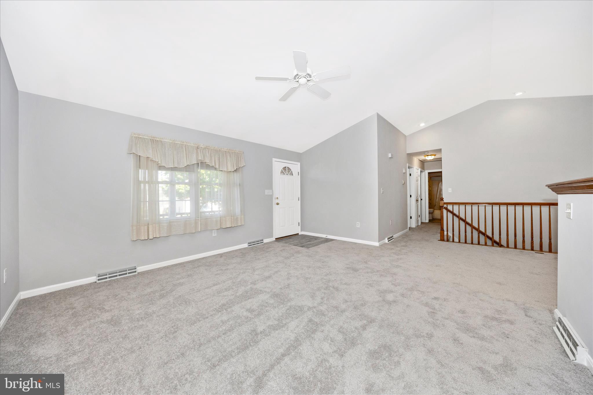 COLONIAL PARK EAST - Residential